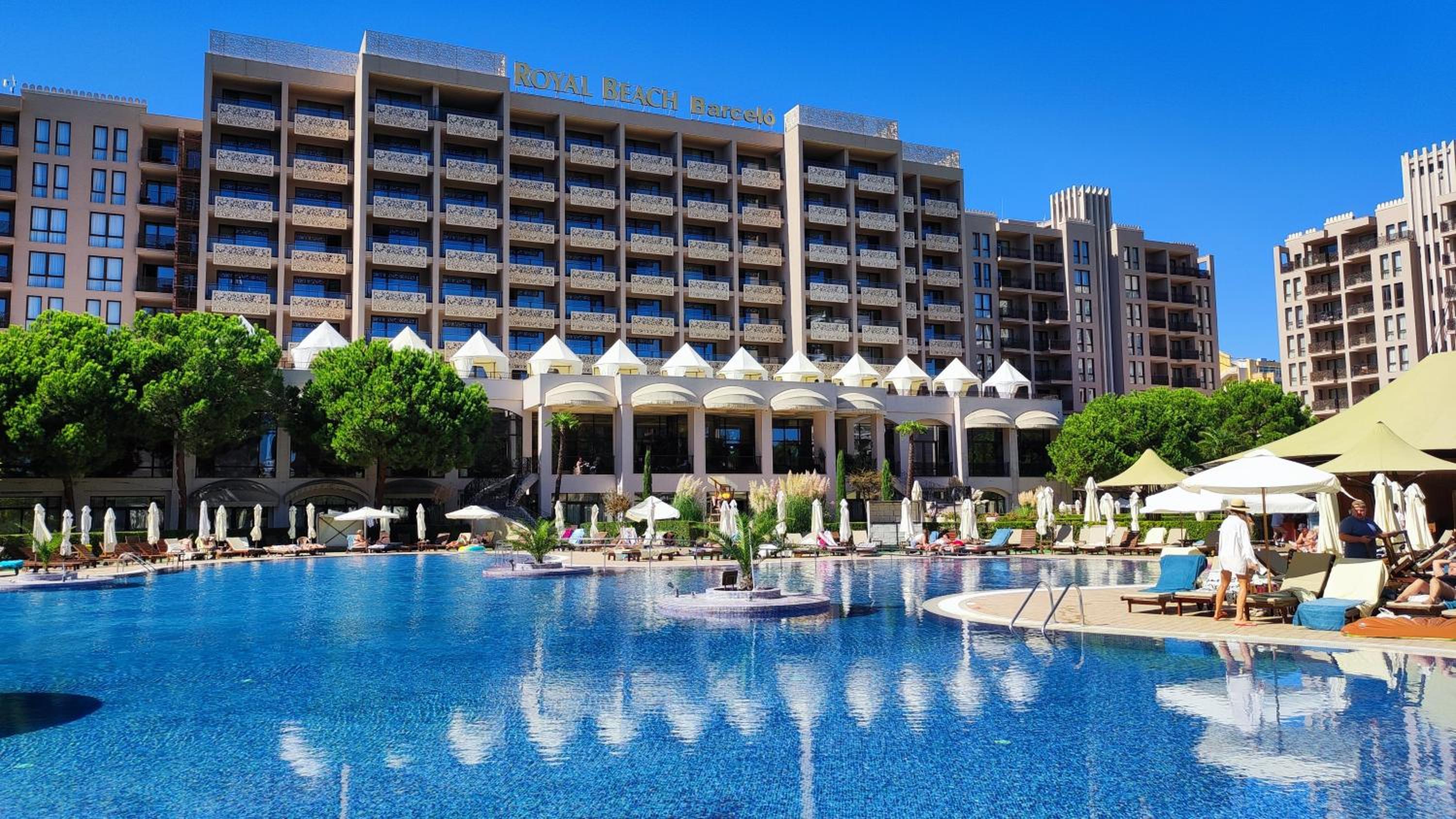 Hotel Apartment in Hotel Royal Beach 5 Pool View - Image 1