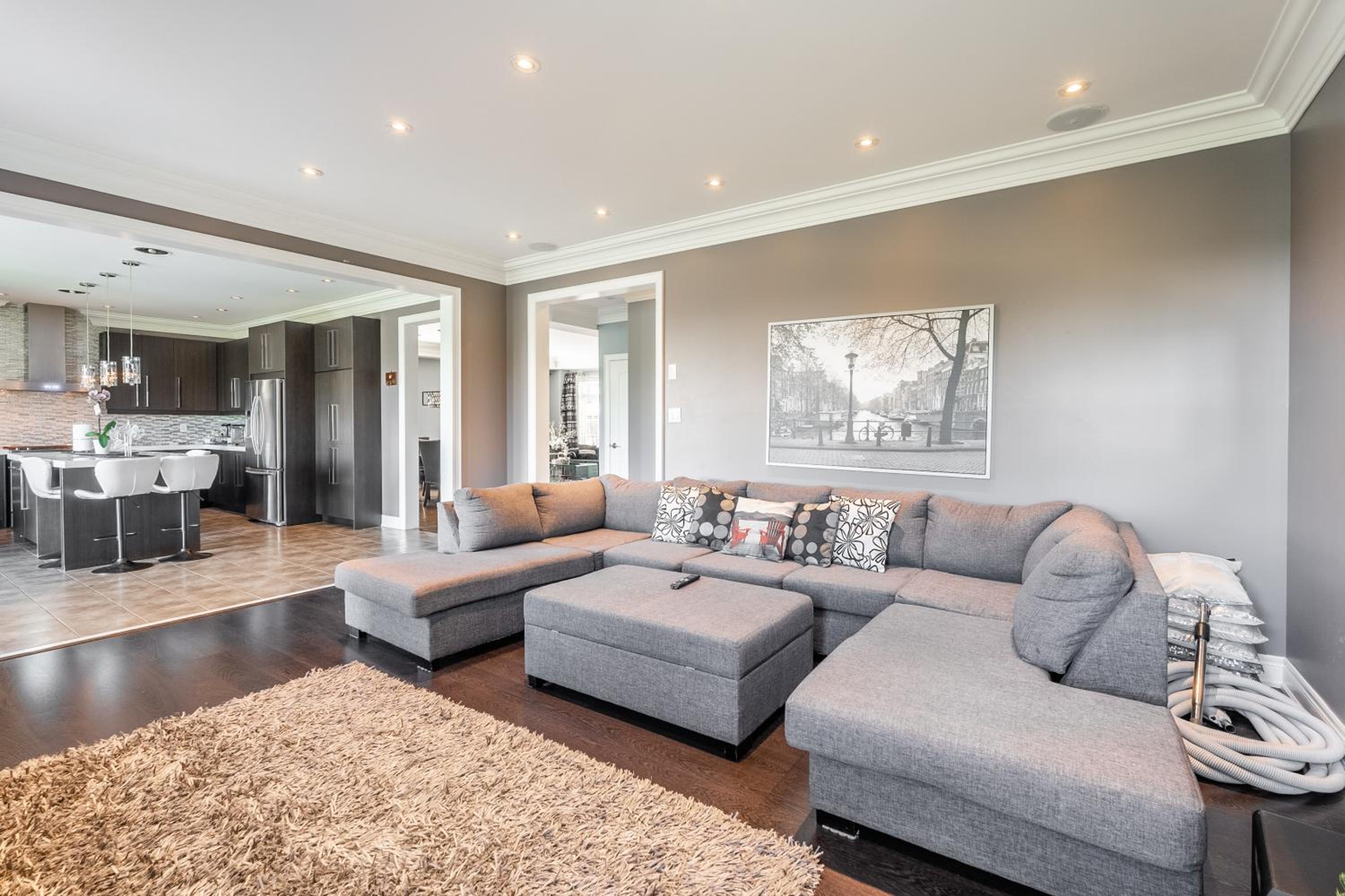 Beautiful Family Villa, Pond Facing with Huge Backyard view 2