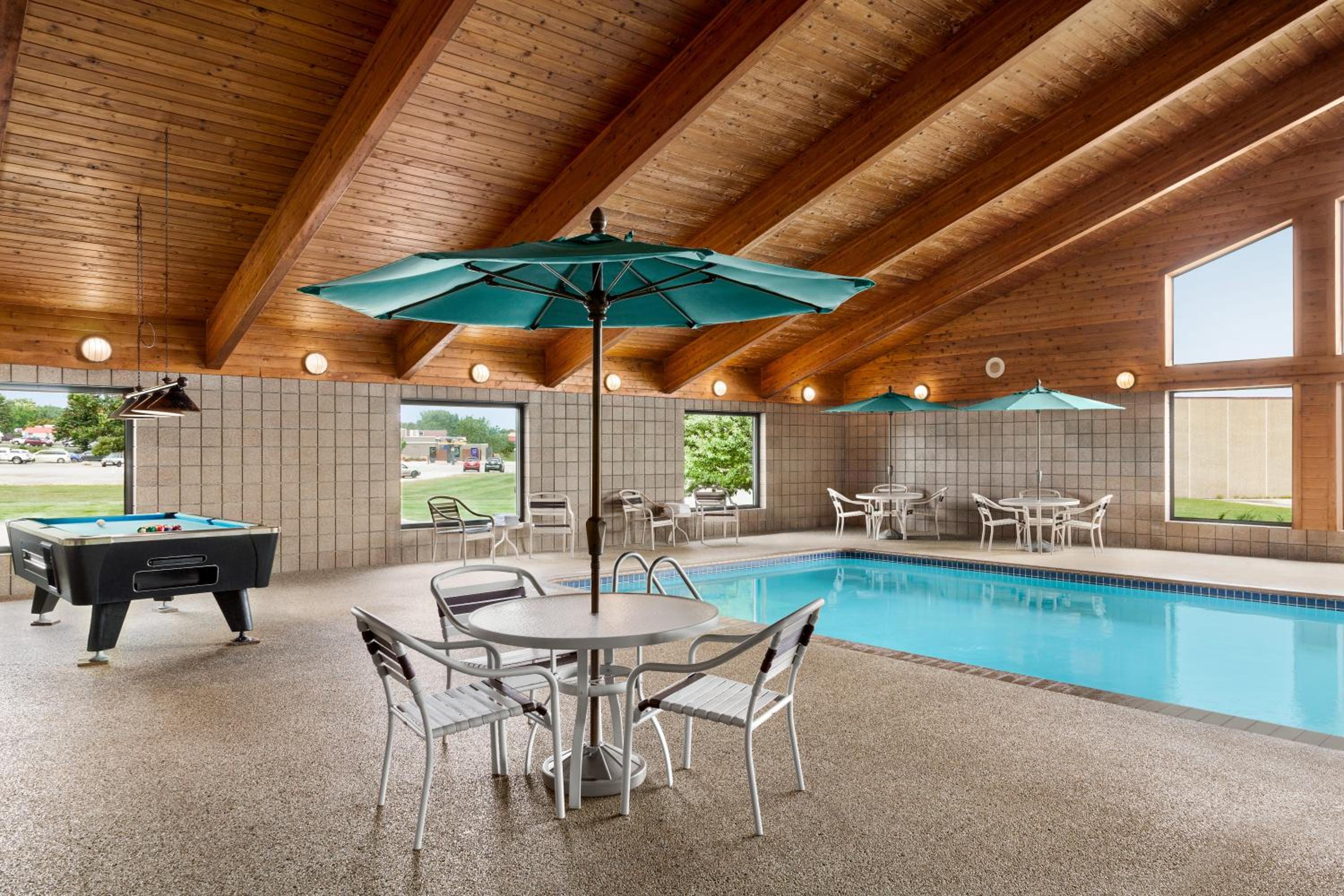 AmericInn by Wyndham Sauk Centre - Property Image 10