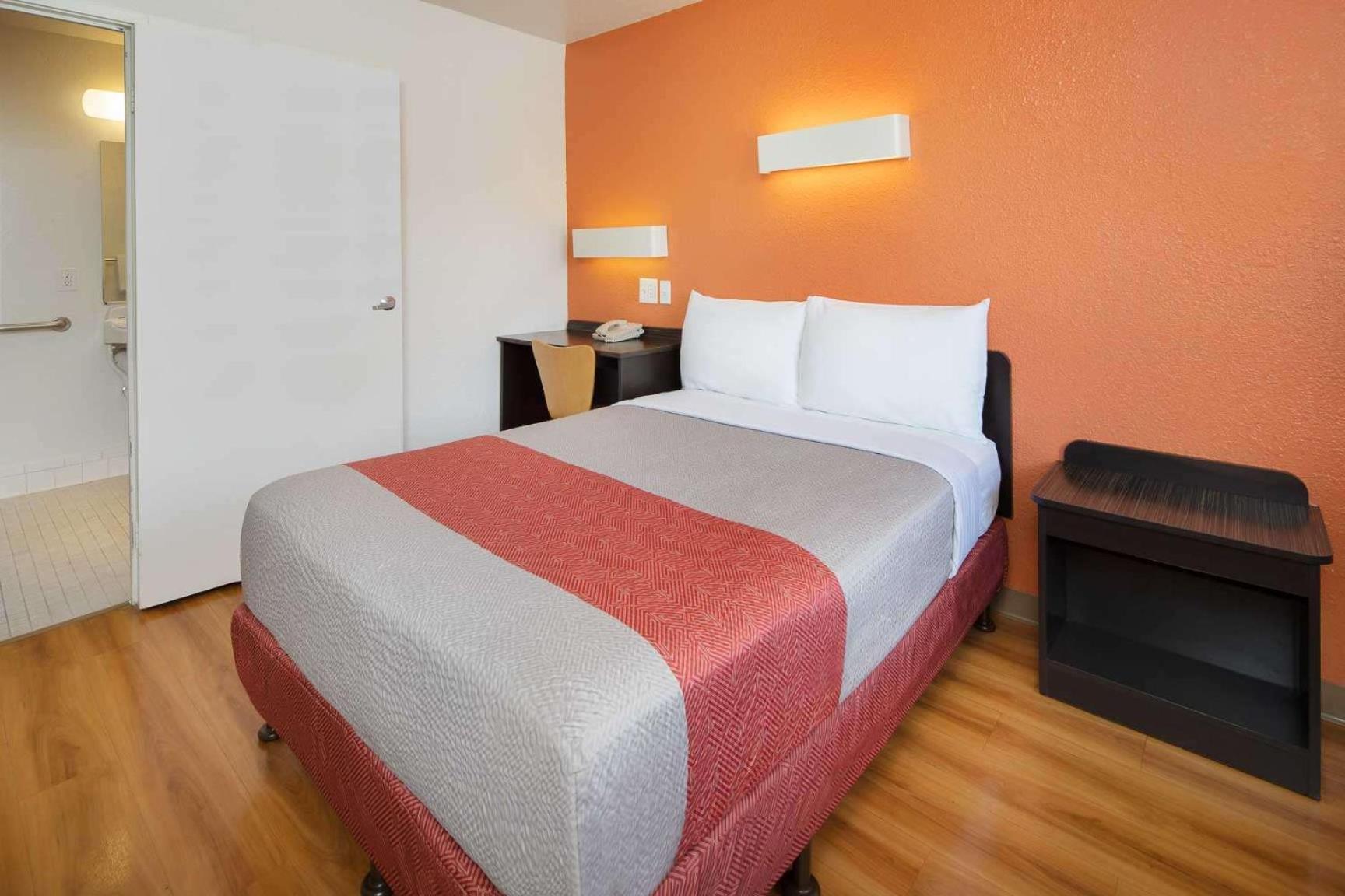 Motel 6-Arcadia, CA - Los Angeles - Pasadena Area - Property Image 16