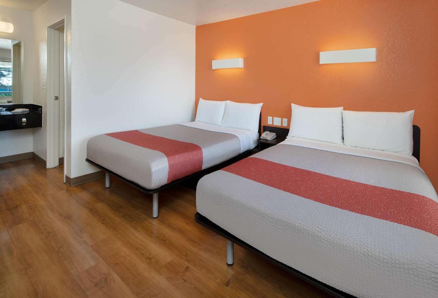 Motel 6-Arcadia, CA - Los Angeles - Pasadena Area - Property Image 19