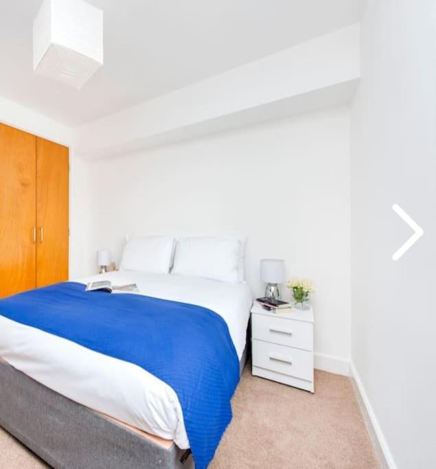 Bright, Nice Interior, Close to the City, 2 Bedroom Apartment