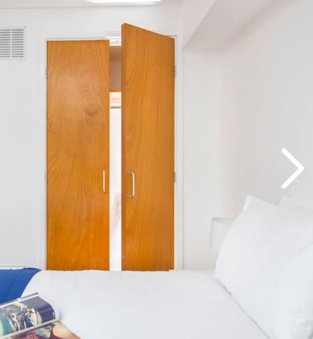 Bright, Nice Interior, Close to the City, 2 Bedroom Apartment