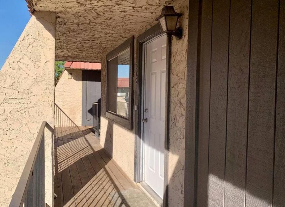 Upgraded Condo Close to All the Tempe Action view 4