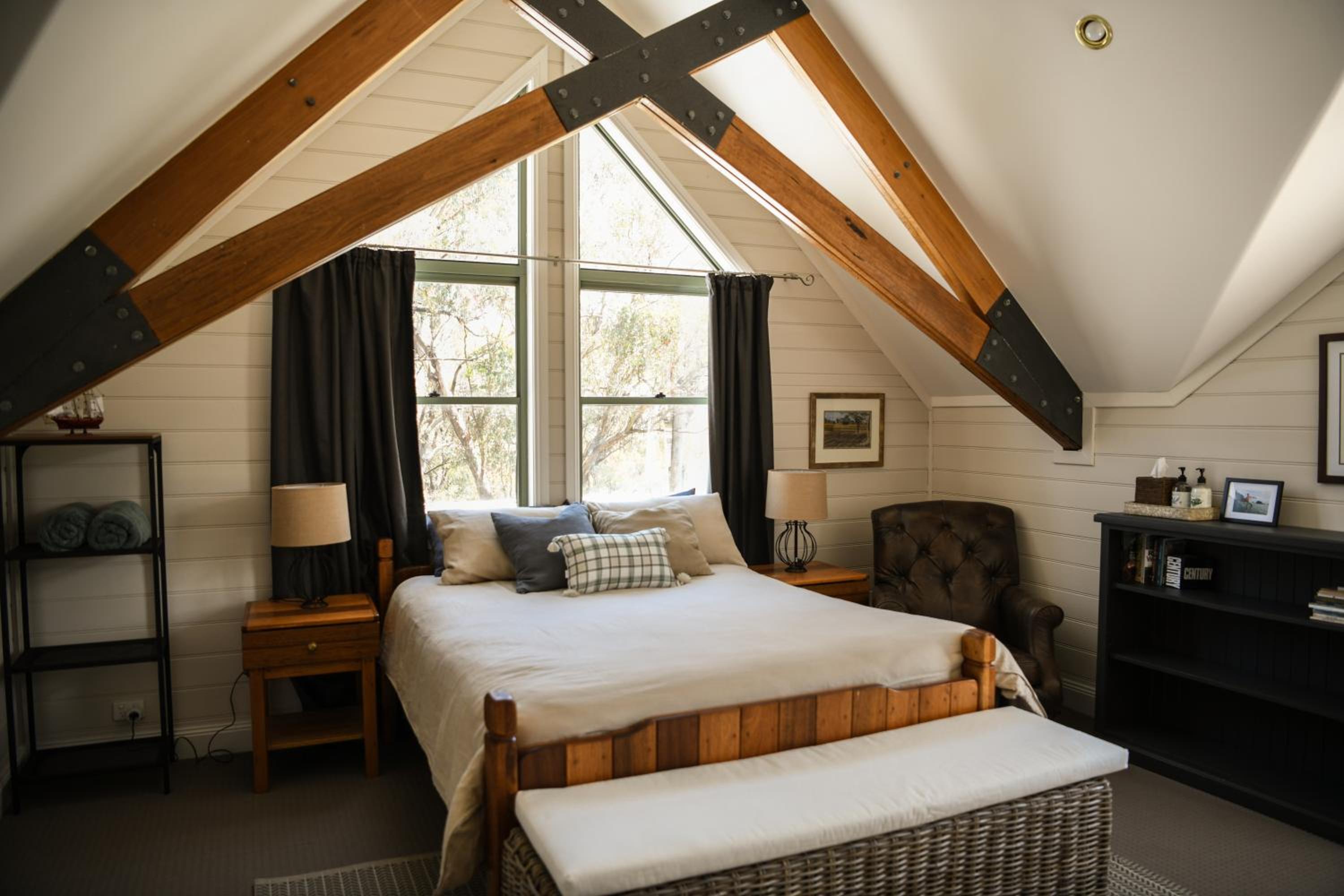 Tamworth Country Escape with a beautiful swimming pool!