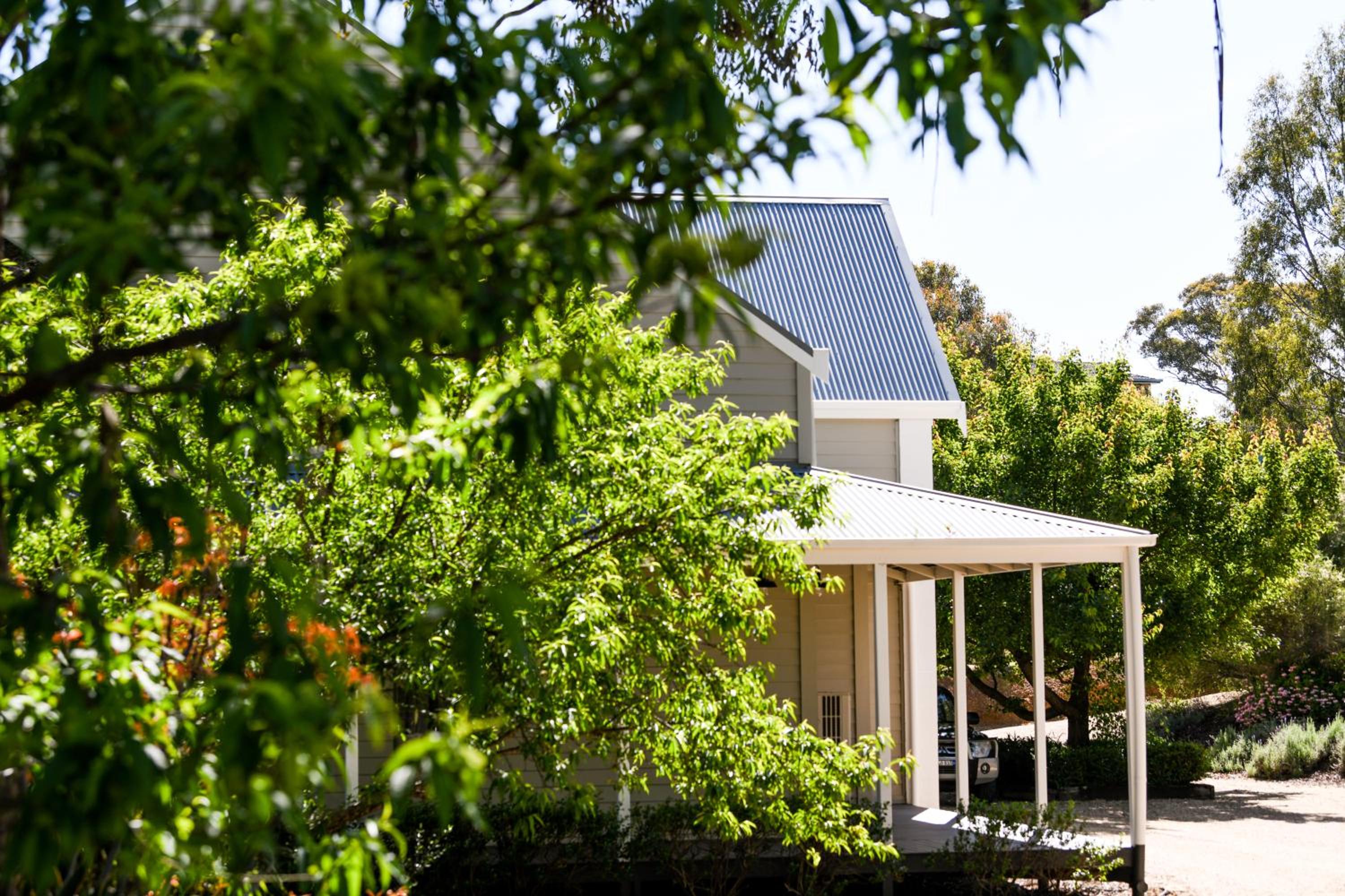 Tamworth Country Escape with a beautiful swimming pool!