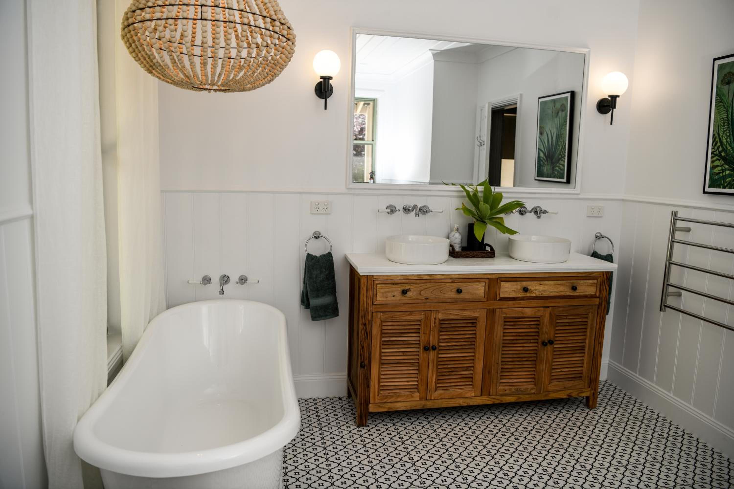 Tamworth Country Escape with a beautiful swimming pool!