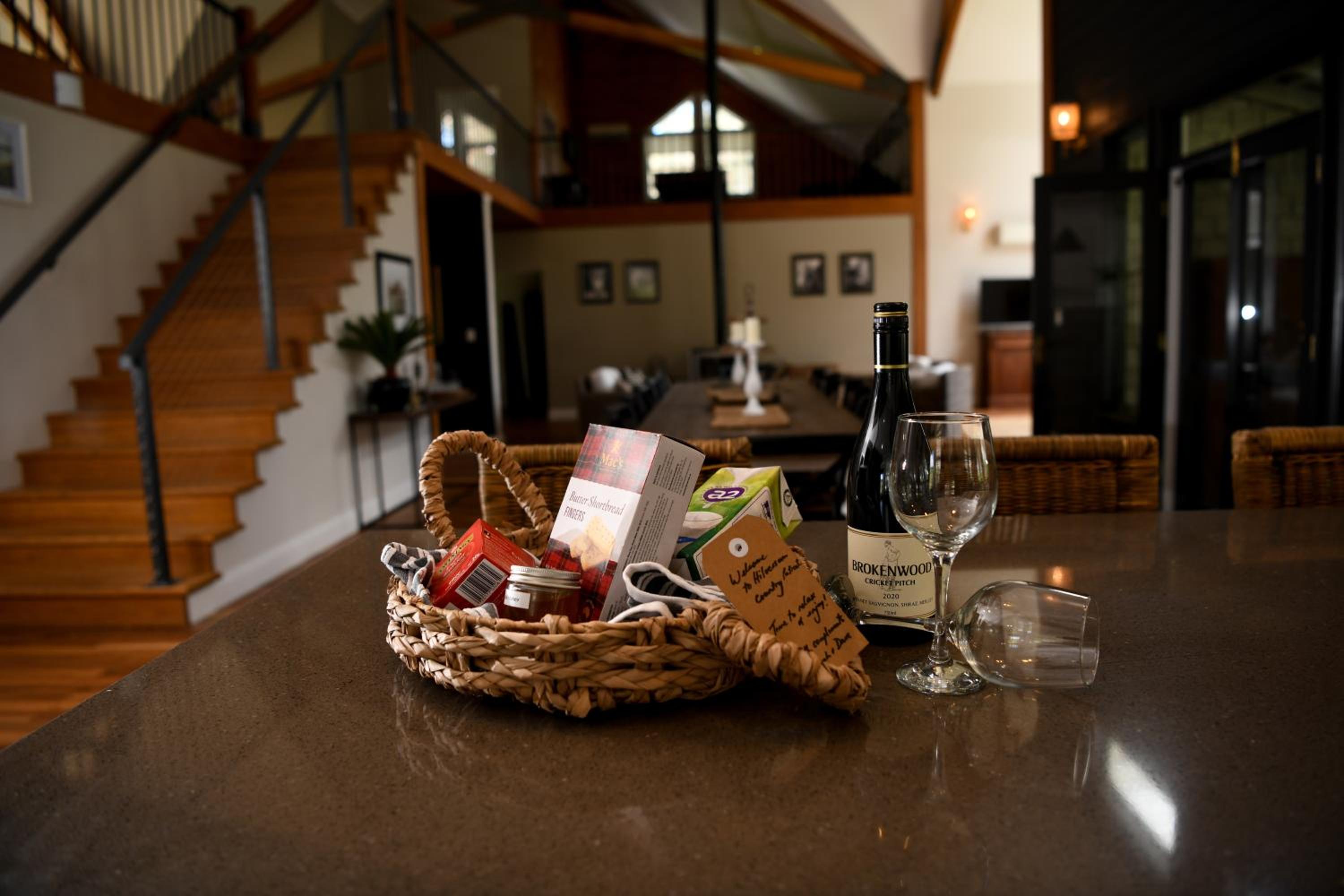 Tamworth Country Escape with a beautiful swimming pool!