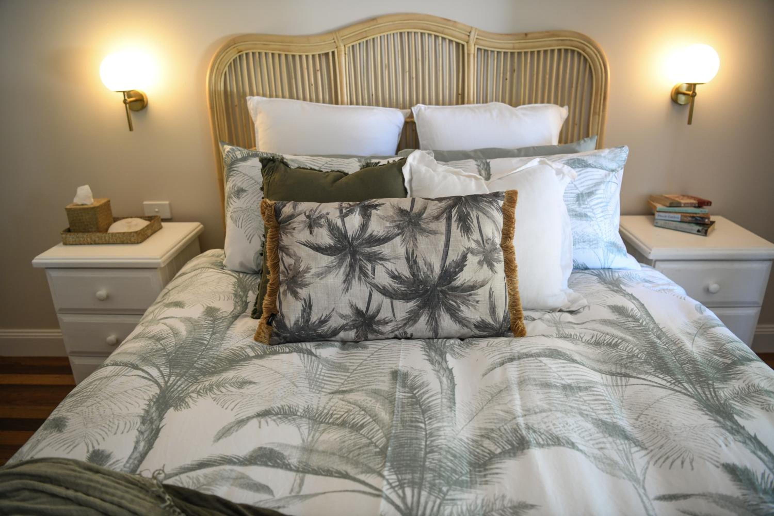 Tamworth Country Escape with a beautiful swimming pool!