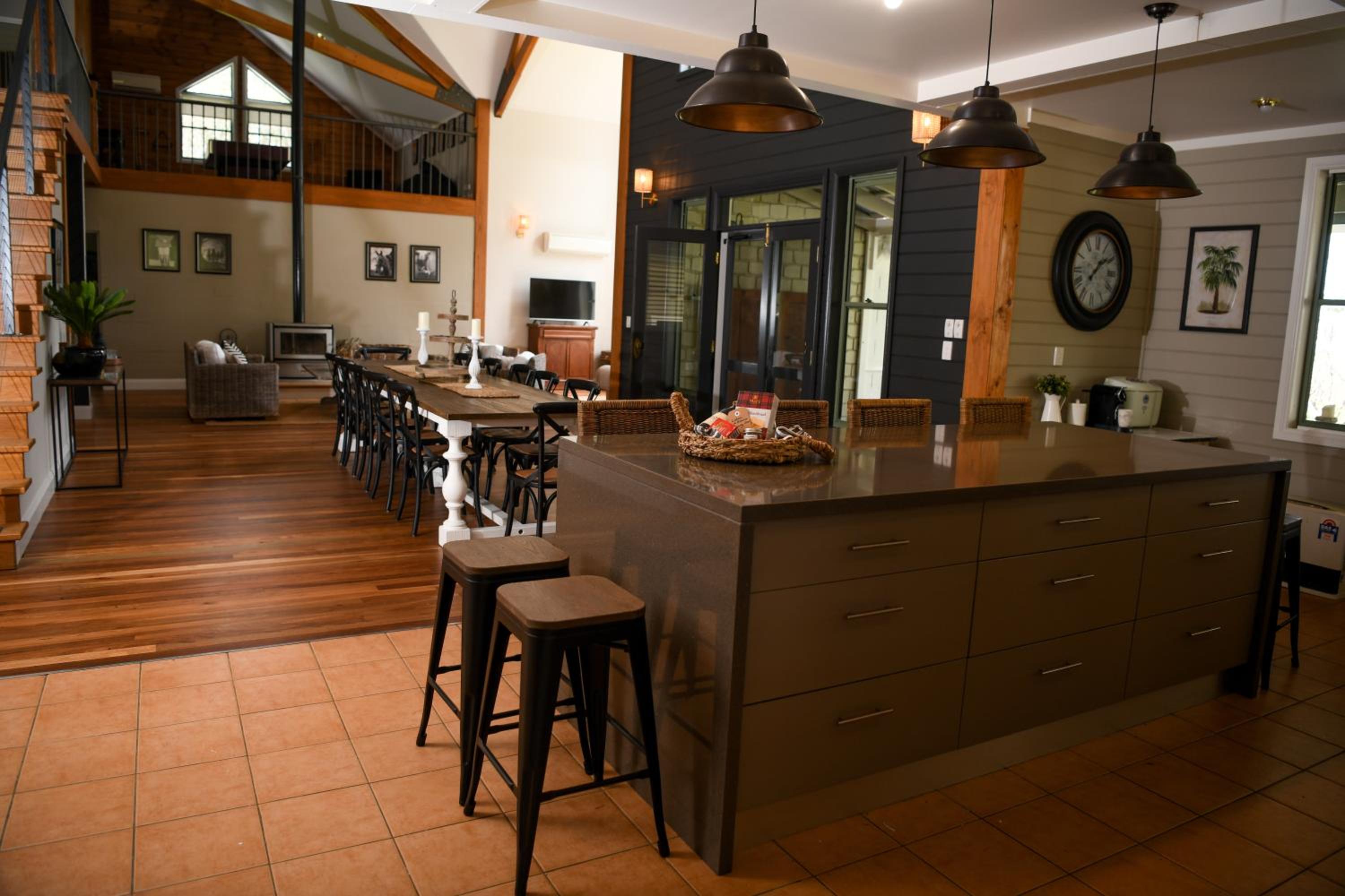 Tamworth Country Escape with a beautiful swimming pool!