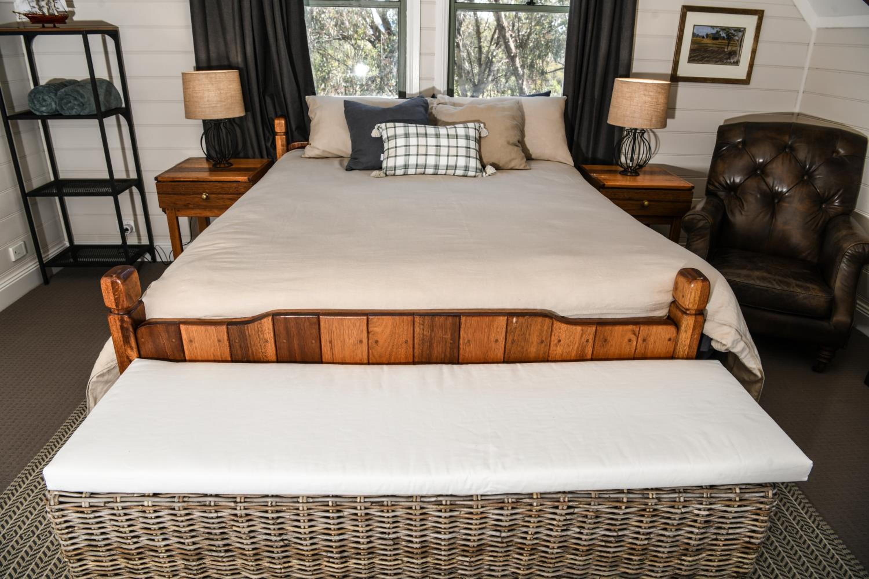 Tamworth Country Escape with a beautiful swimming pool!