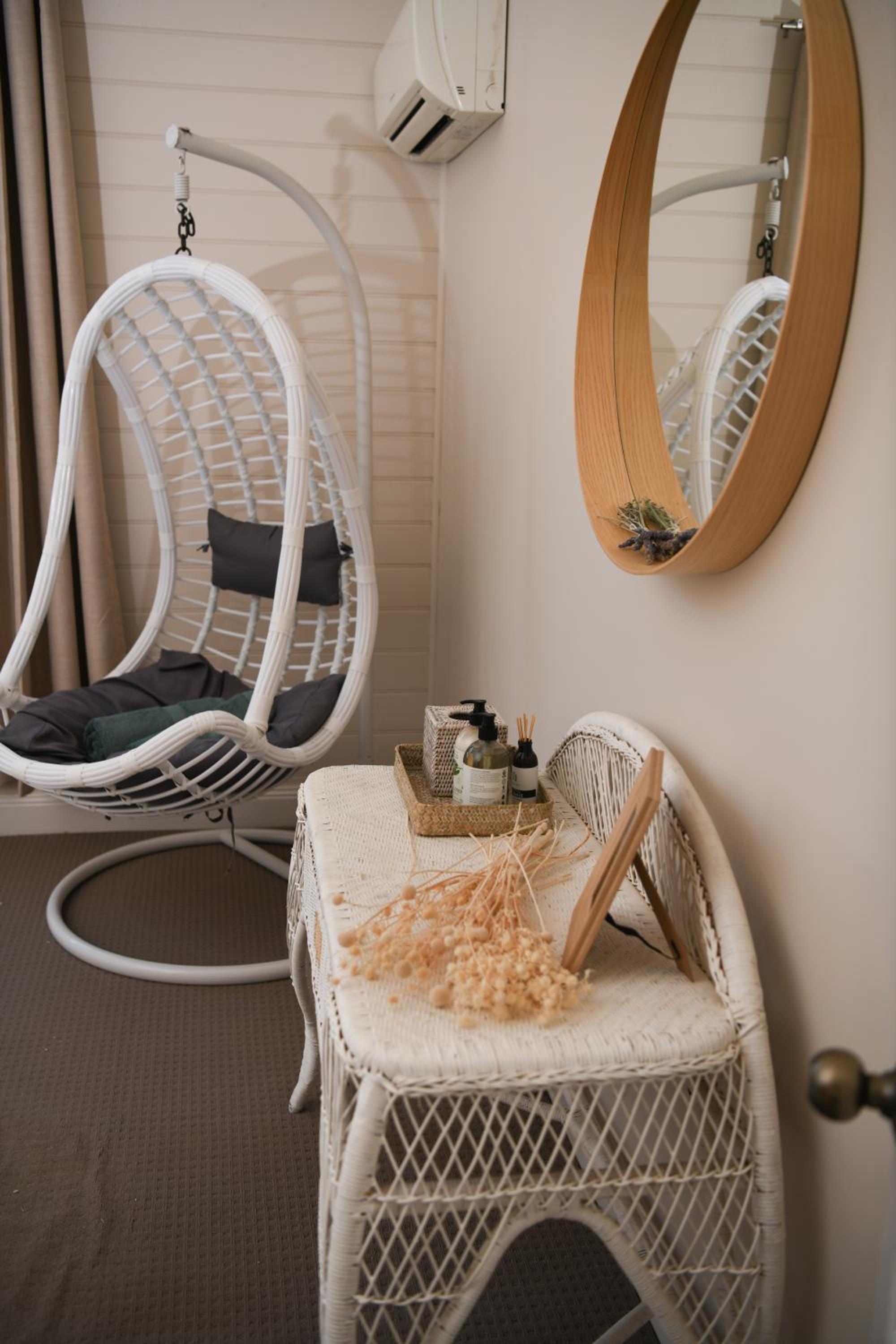 Tamworth Country Escape with a beautiful swimming pool!