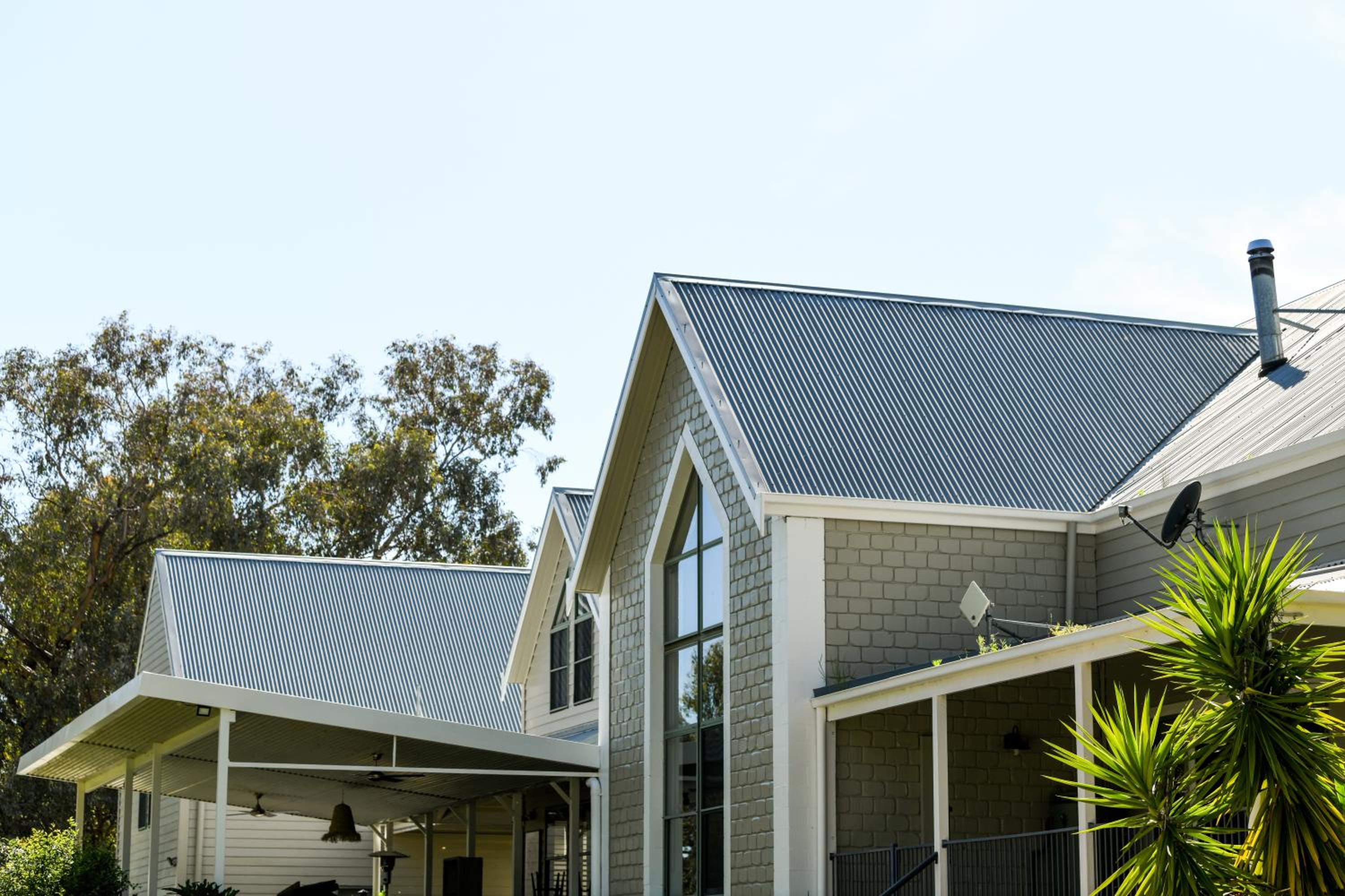 Tamworth Country Escape with a beautiful swimming pool!