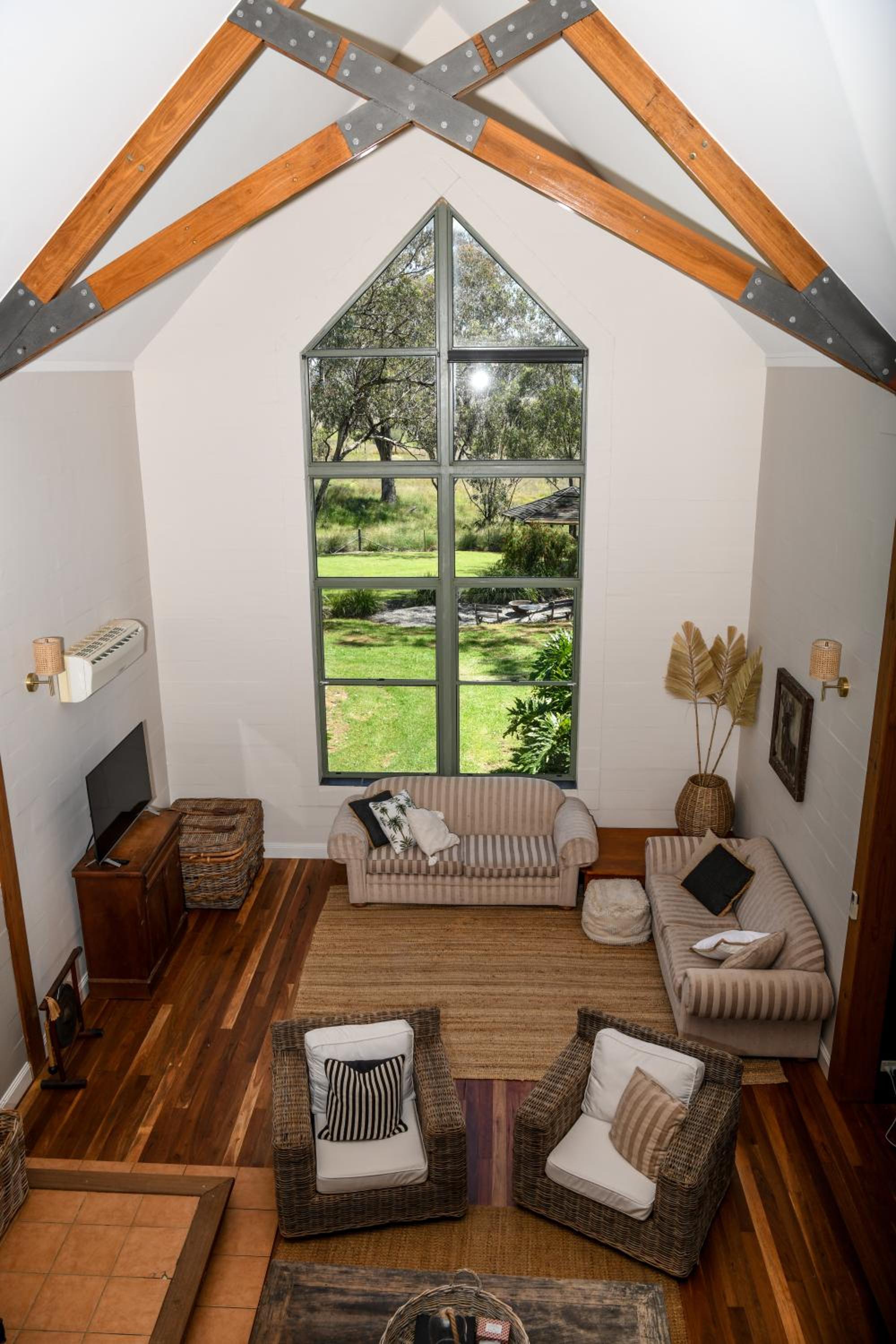 Tamworth Country Escape with a beautiful swimming pool!