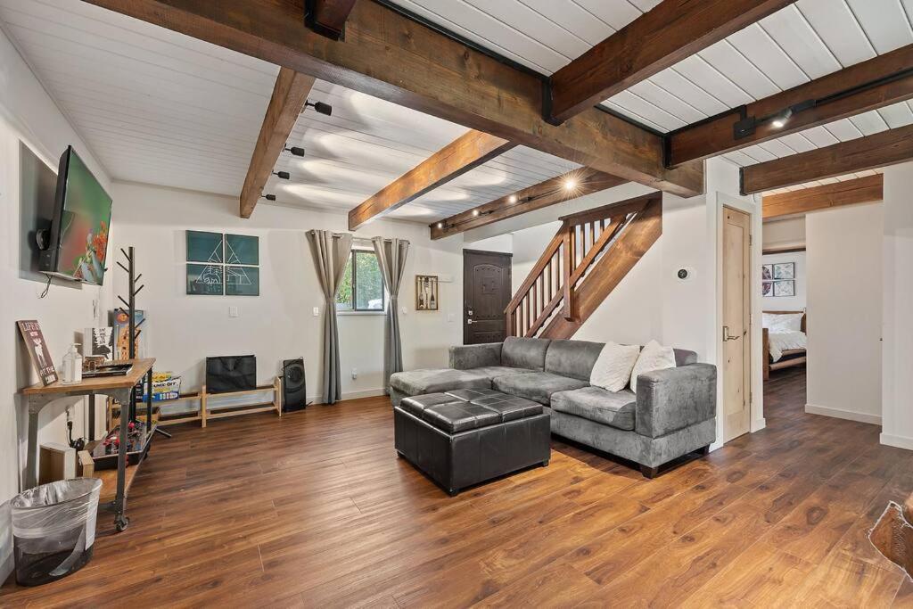 A Place to Go Cabin w/ Modern Amenities Central to Ski+Lake view 5
