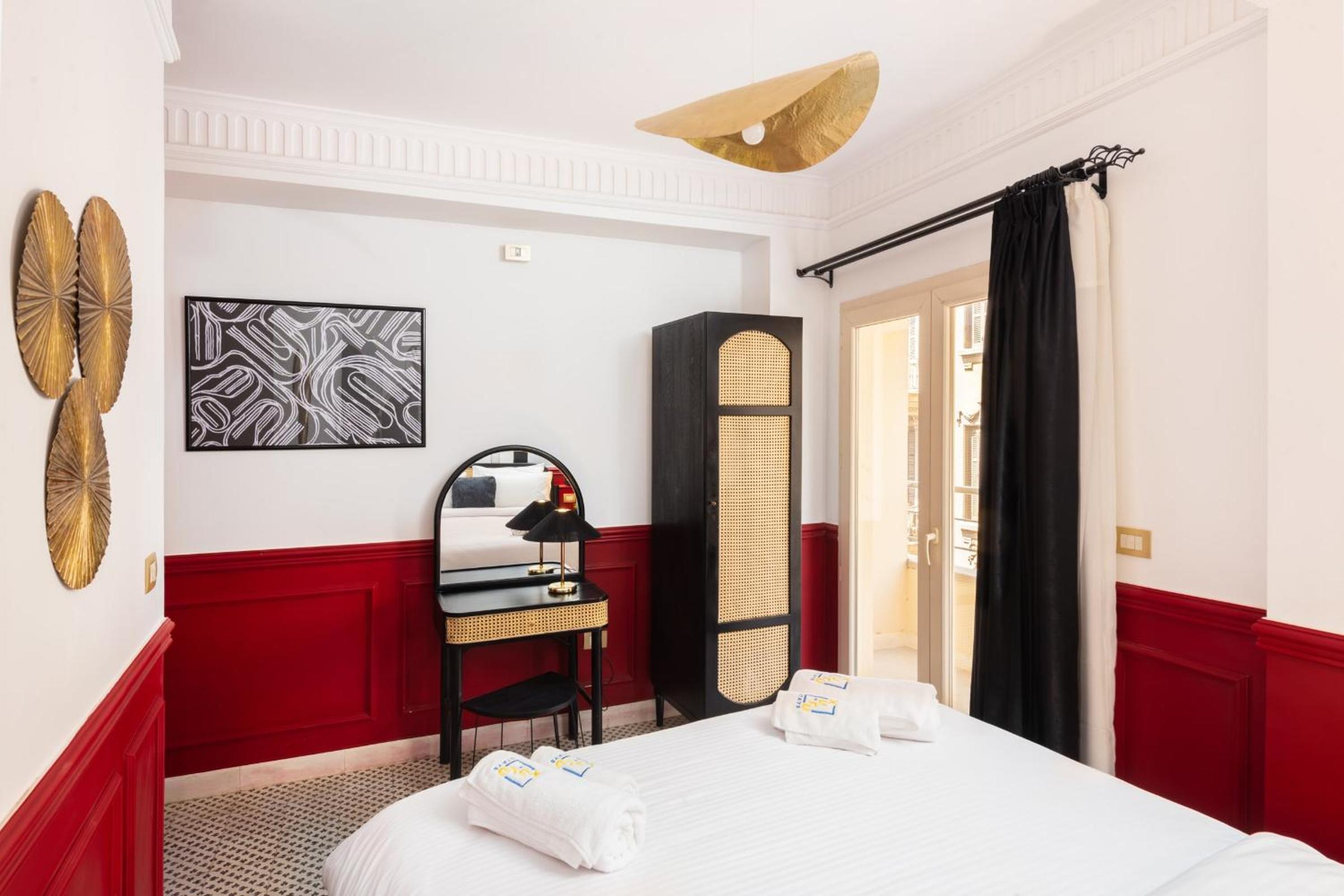 The Red-Hot Retro 2BDR Apt Cairo's Downtown