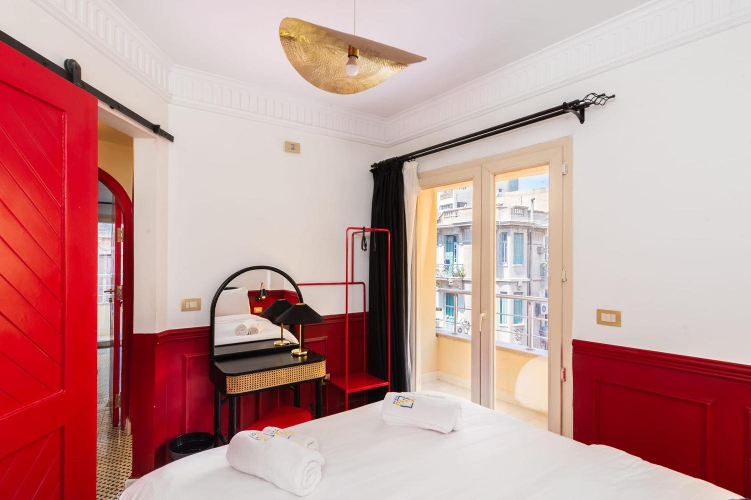 The Red-Hot Retro 2BDR Apt Cairo's Downtown