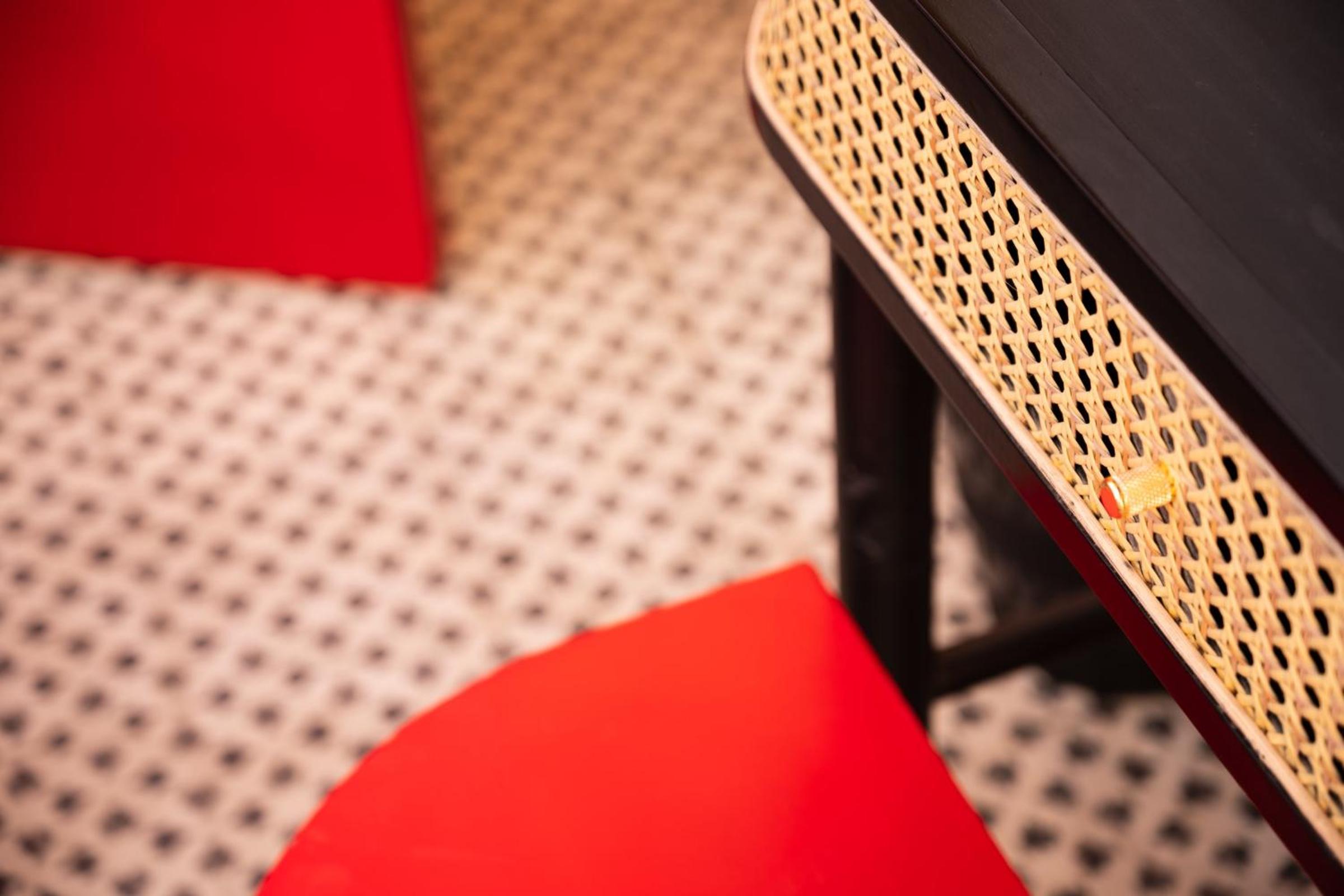 The Red-Hot Retro 2BDR Apt Cairo's Downtown