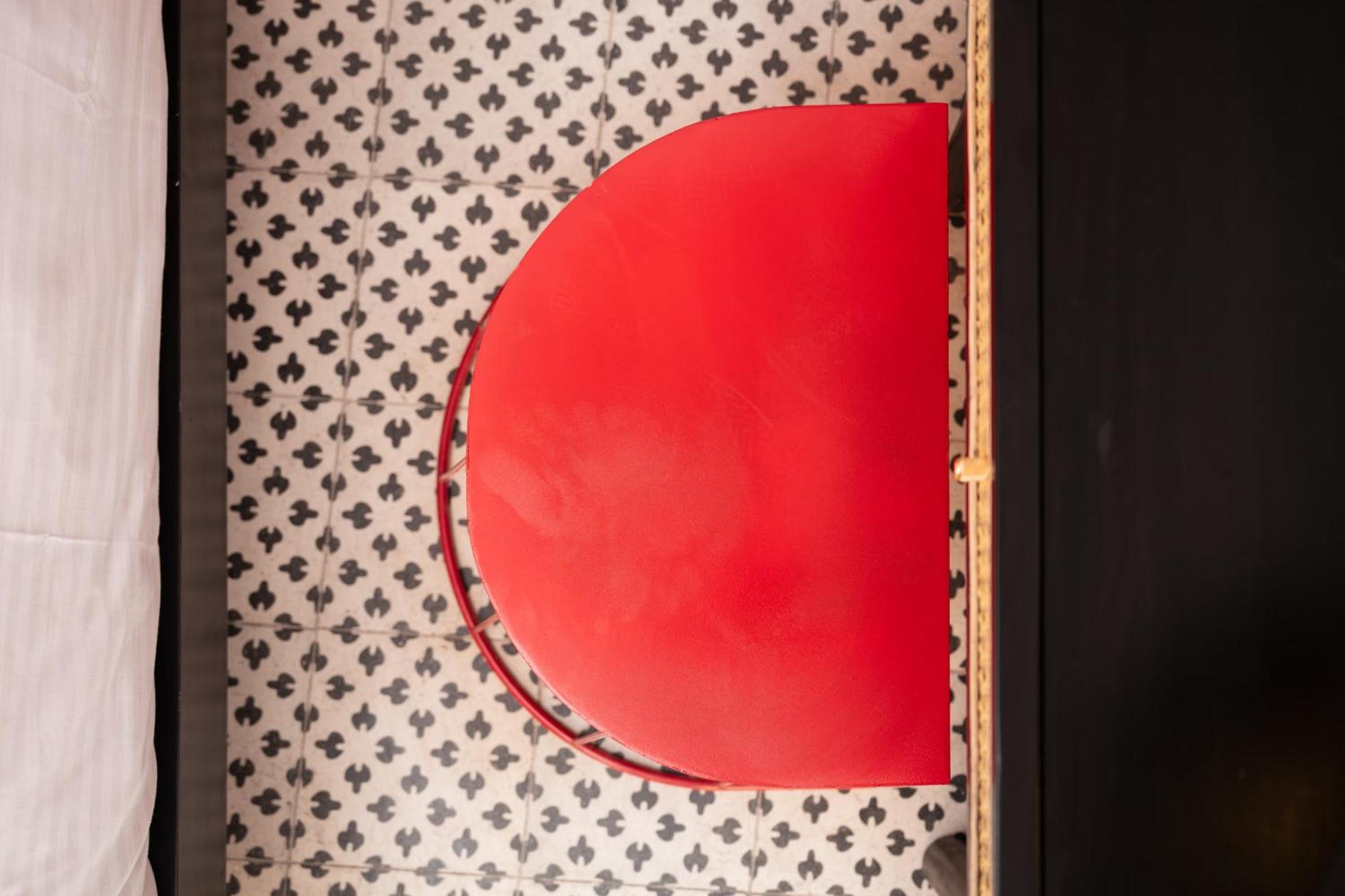 The Red-Hot Retro 2BDR Apt Cairo's Downtown