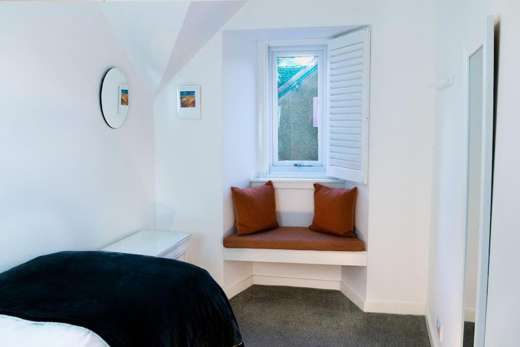 Central 2 bedroom luxury home close to River Ness view 4
