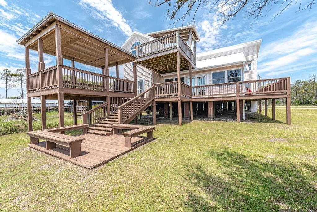 Shipwrecked on Shell Hill 2 Waterfront Houses
