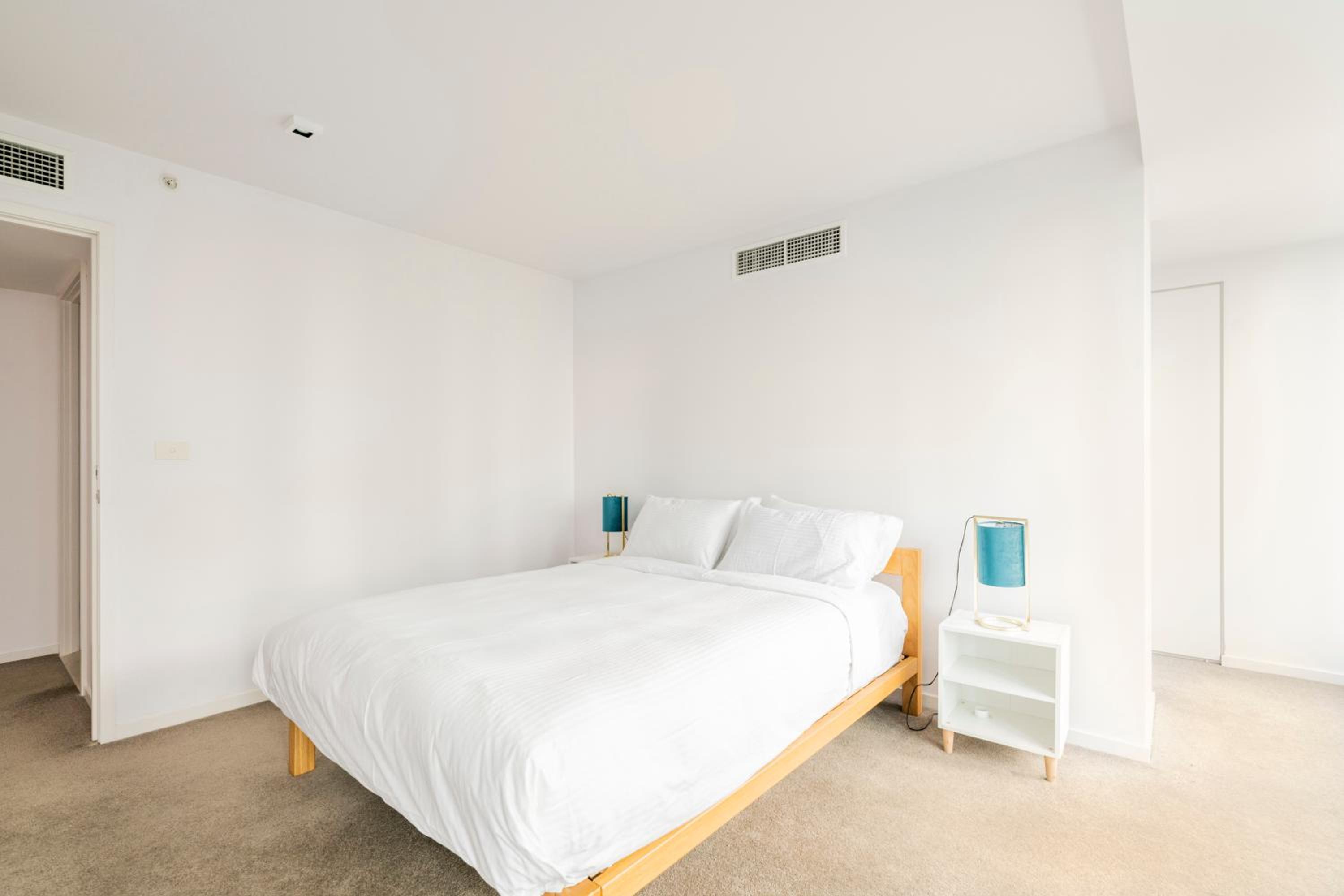 Luxury 3-Storey Loft with free parking on premises