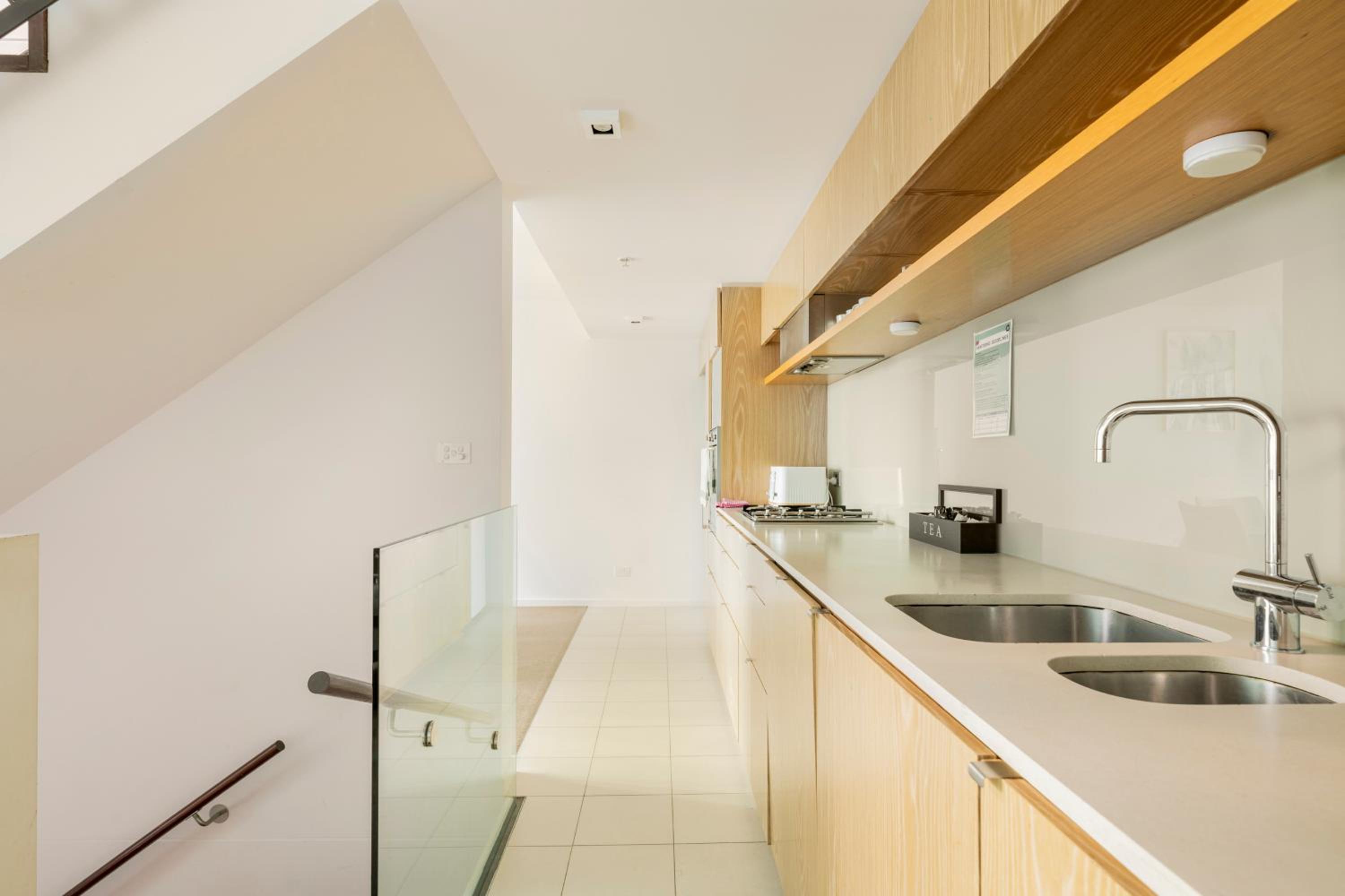 Luxury 3-Storey Loft with free parking on premises
