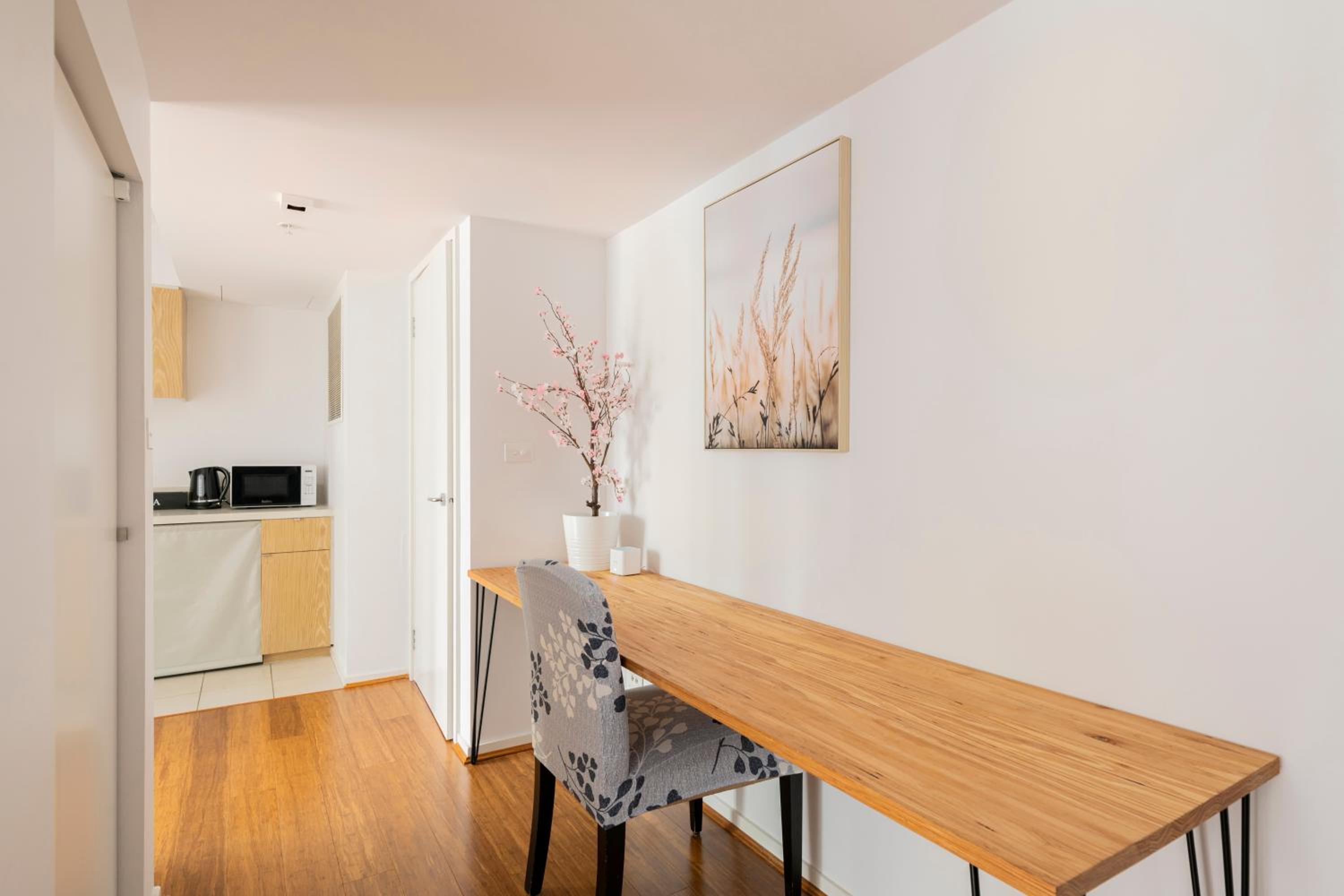 Luxury 3-Storey Loft with free parking on premises