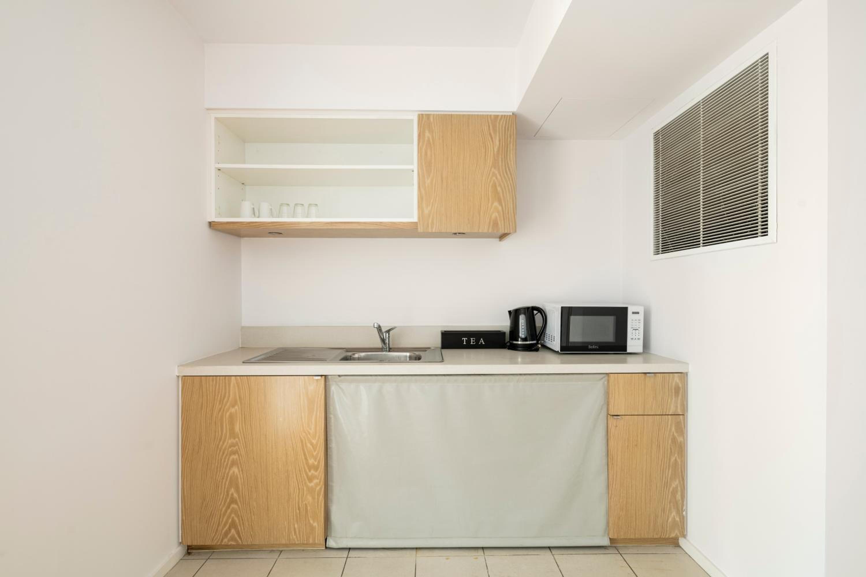 Luxury 3-Storey Loft with free parking on premises