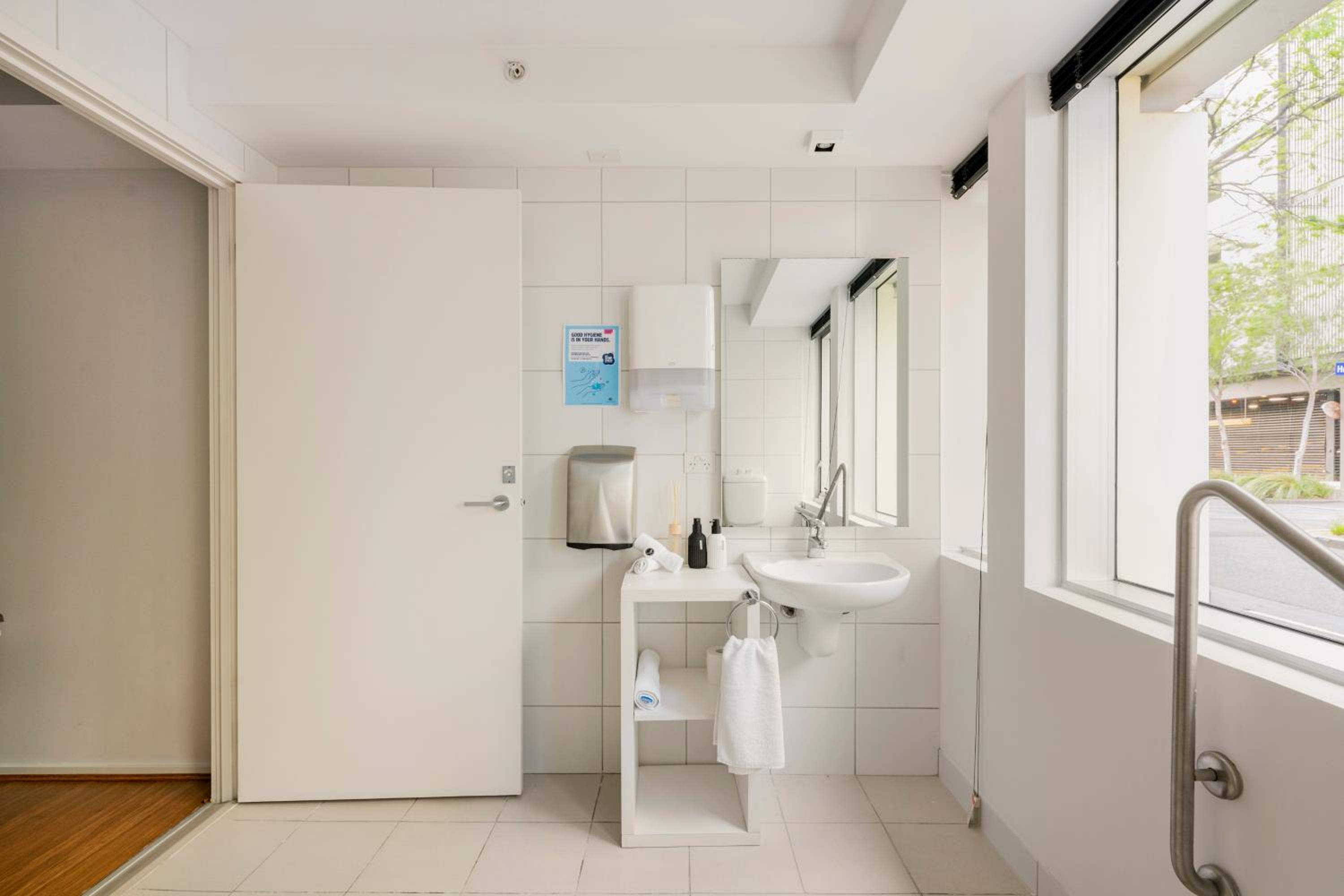 Luxury 3-Storey Loft with free parking on premises