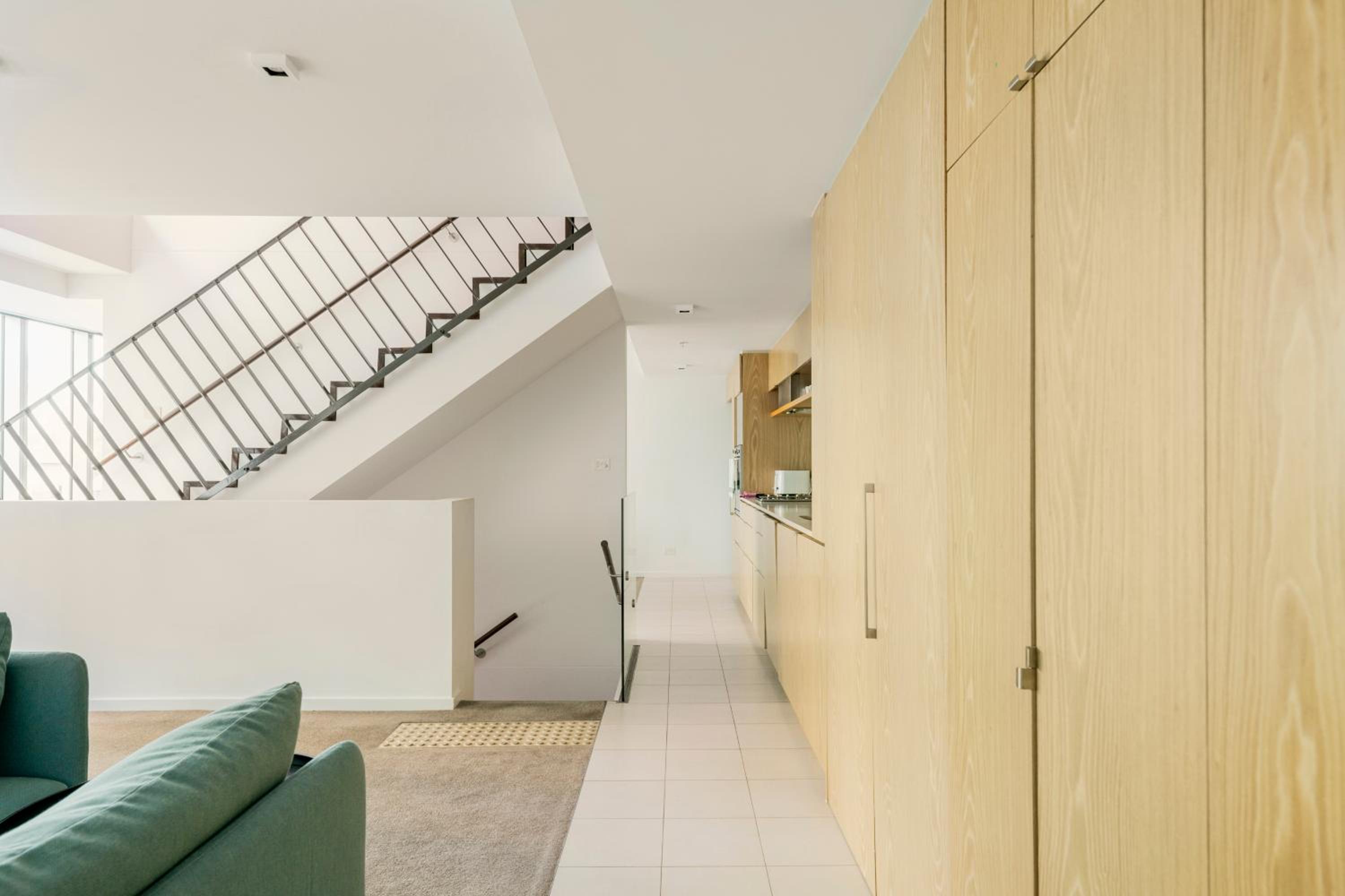 Luxury 3-Storey Loft with free parking on premises