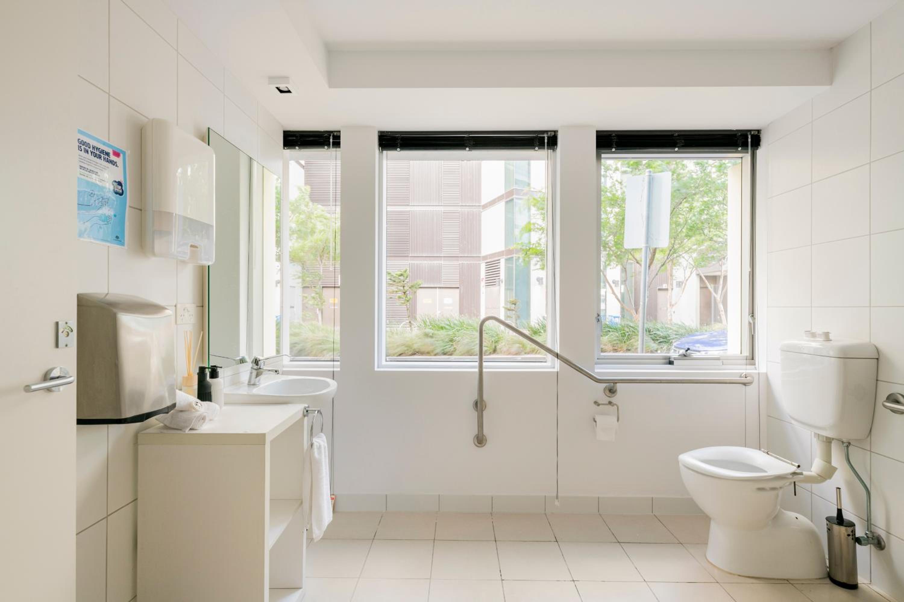 Luxury 3-Storey Loft with free parking on premises