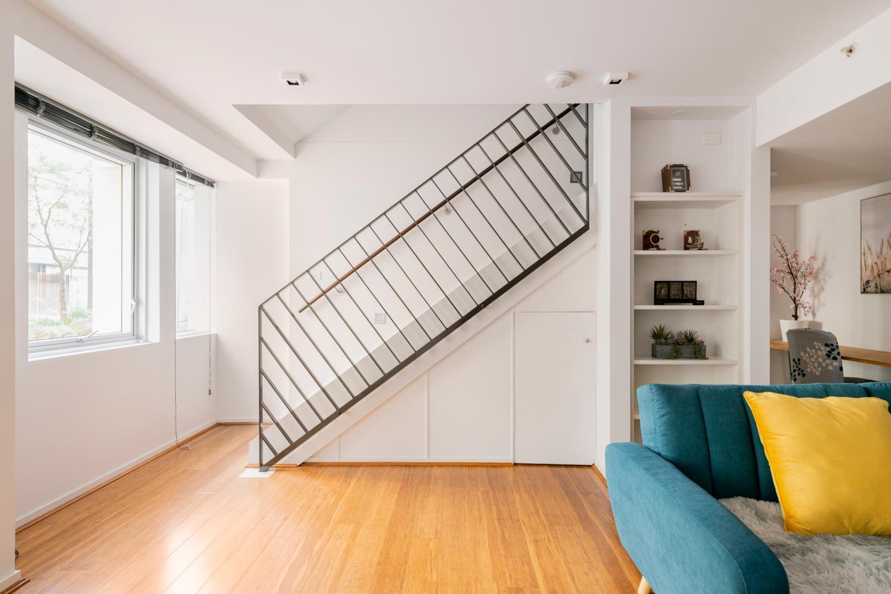 Luxury 3-Storey Loft with free parking on premises