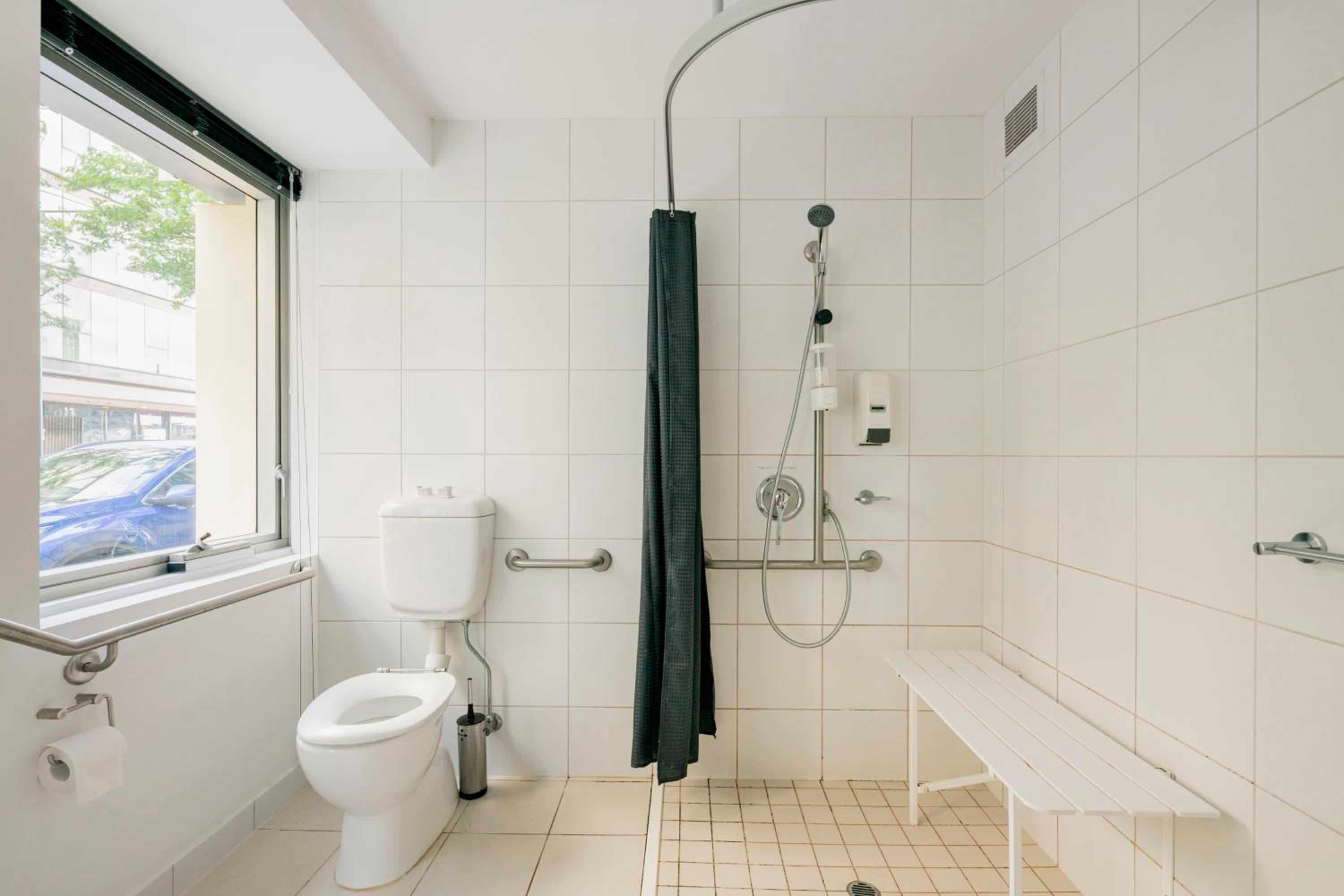 Luxury 3-Storey Loft with free parking on premises