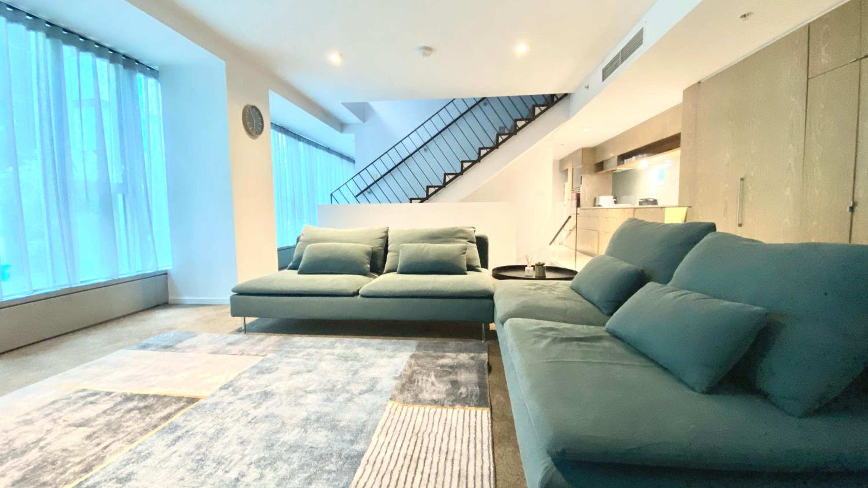 Luxury 3-Storey Loft with free parking on premises