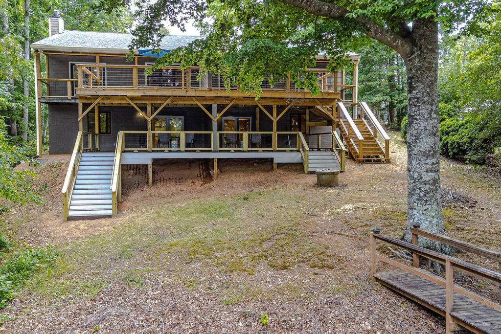 Lake Gaston Duo Kayaks and Dock Duplex 4000+ sq ft
