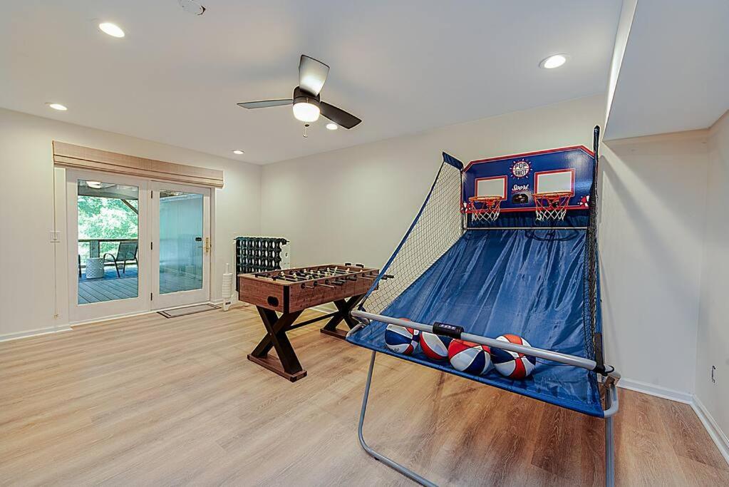 Lake Gaston Duo Kayaks and Dock Duplex 4000+ sq ft