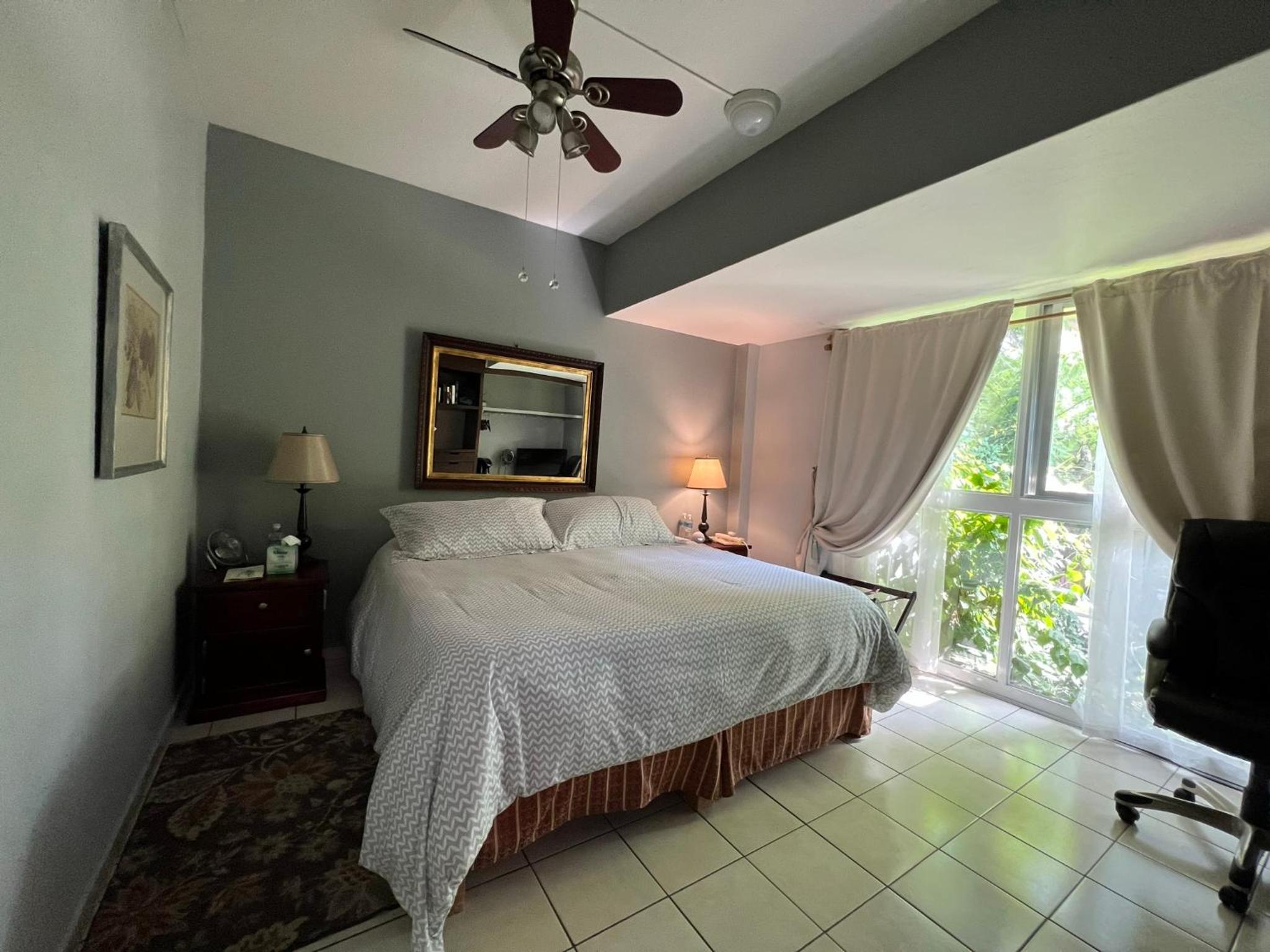 Dickinson Guest House, Guadalajara Expo