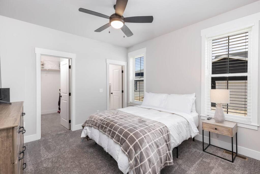 Charming 3-bedroom in vibrant new neighborhood view 4