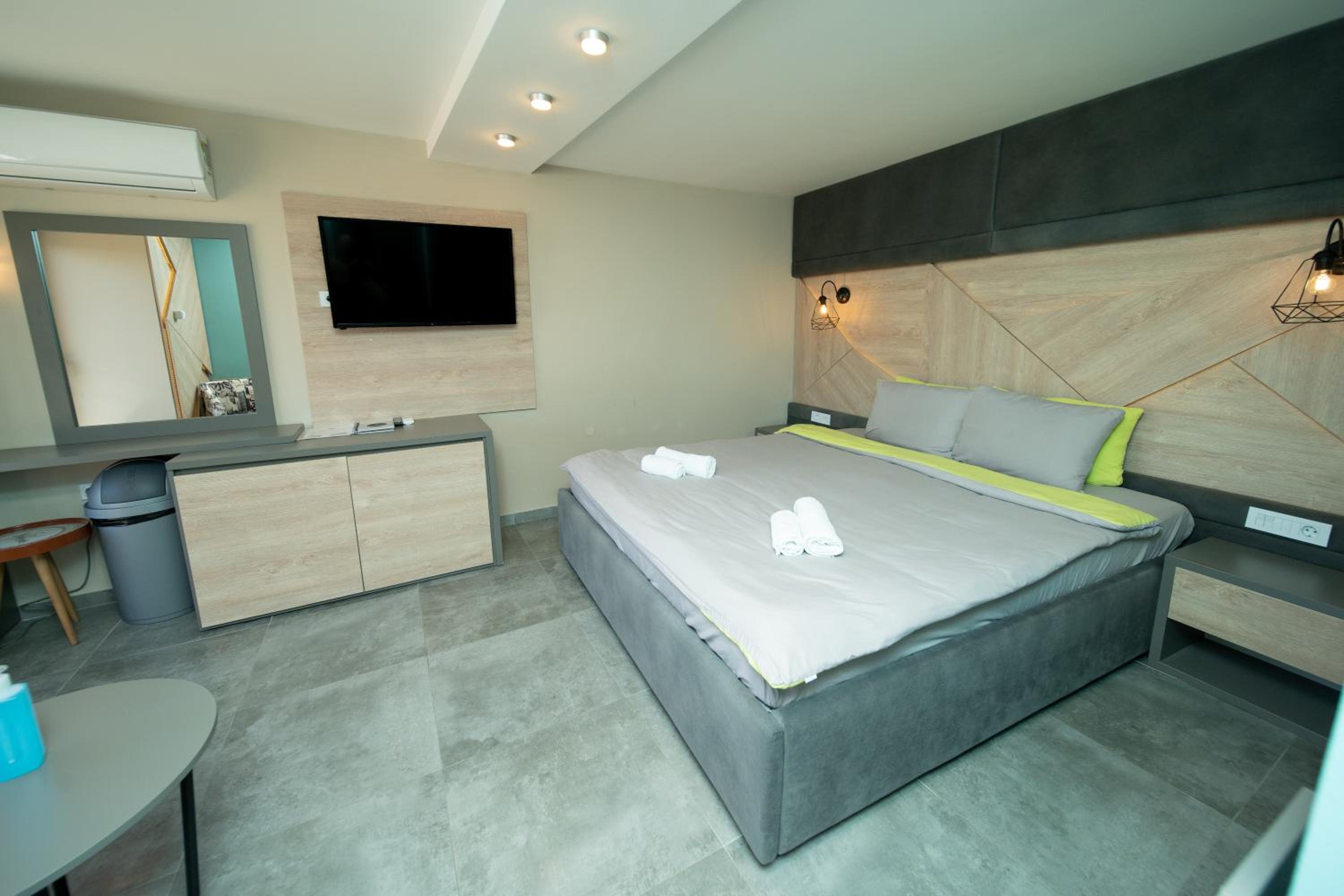 Darija Apartments - City Square view 5