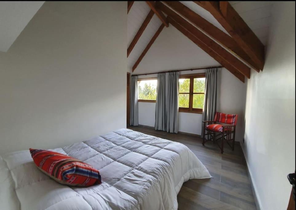 Casa privada amplia y tranquila, rodeada de naturaleza.