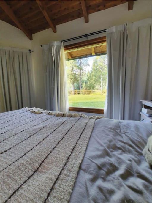 Casa privada amplia y tranquila, rodeada de naturaleza.