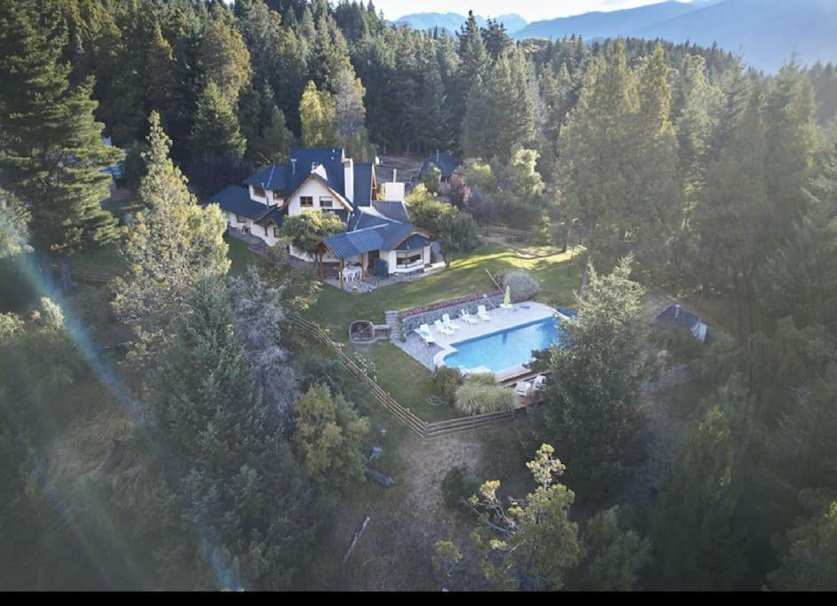 Casa privada amplia y tranquila, rodeada de naturaleza.