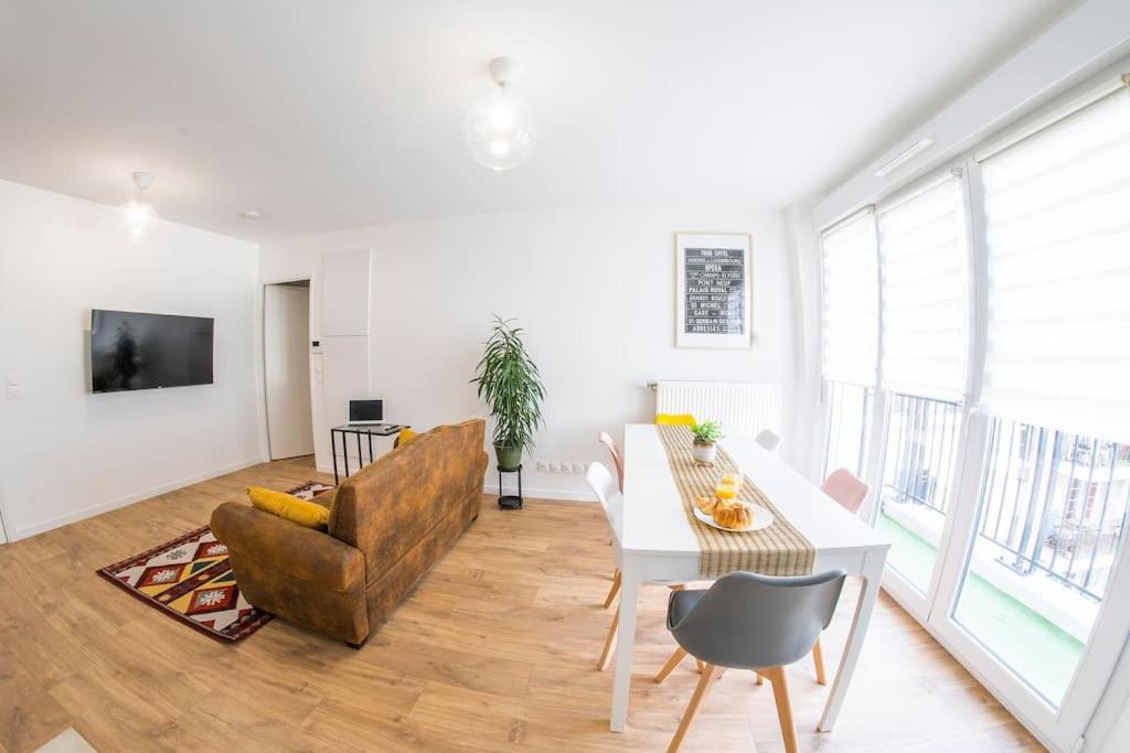Paris & DisneyLand - 2min From Train Station - Private Indoor Parking