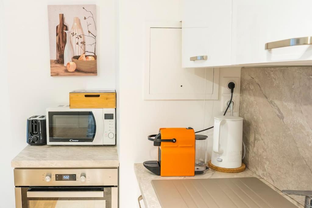 Paris & DisneyLand - 2min From Train Station - Private Indoor Parking