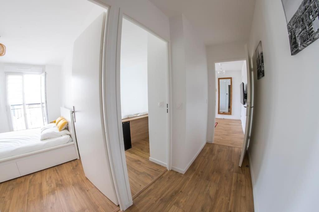 Paris & DisneyLand - 2min From Train Station - Private Indoor Parking