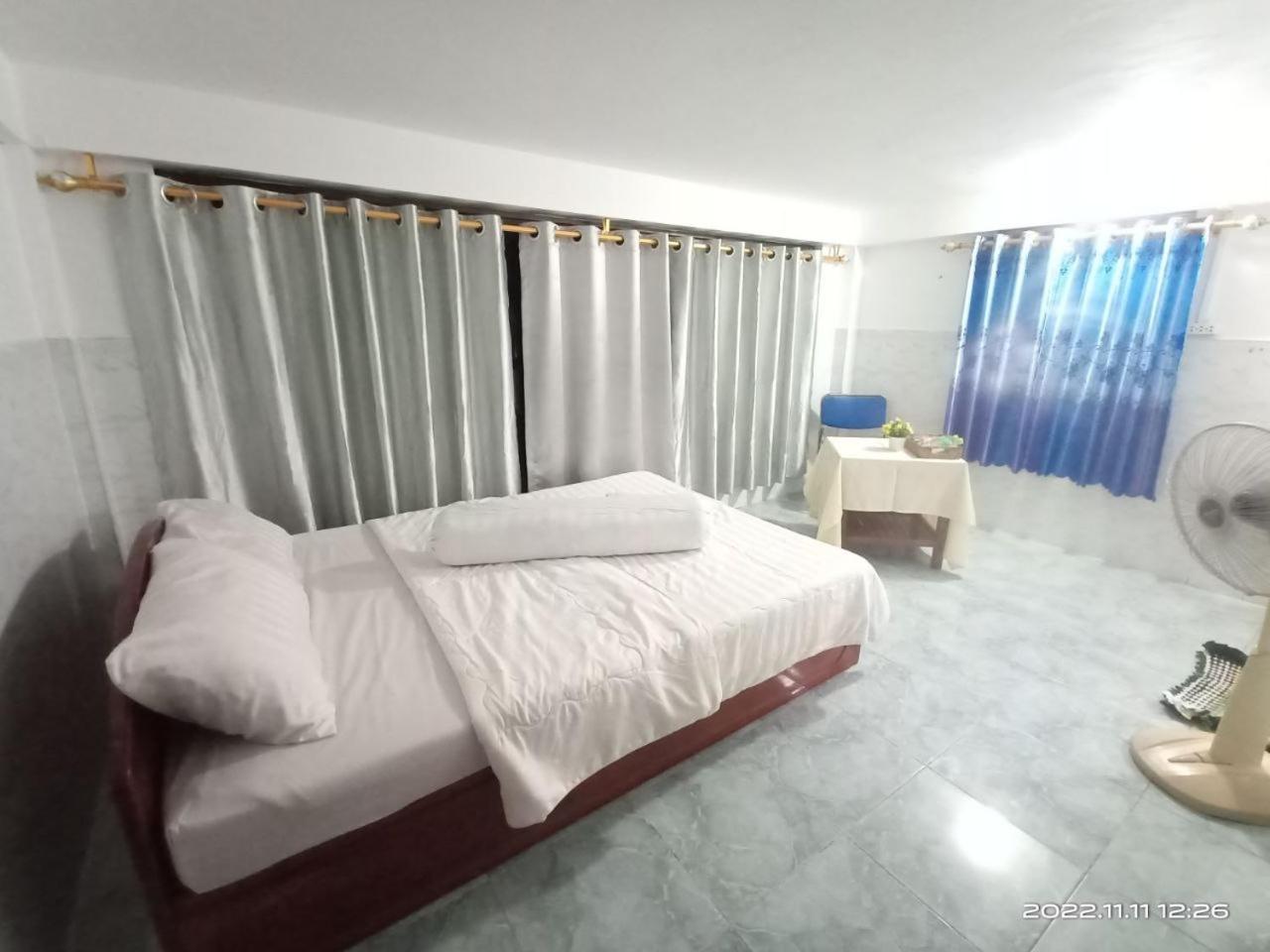Photo 48