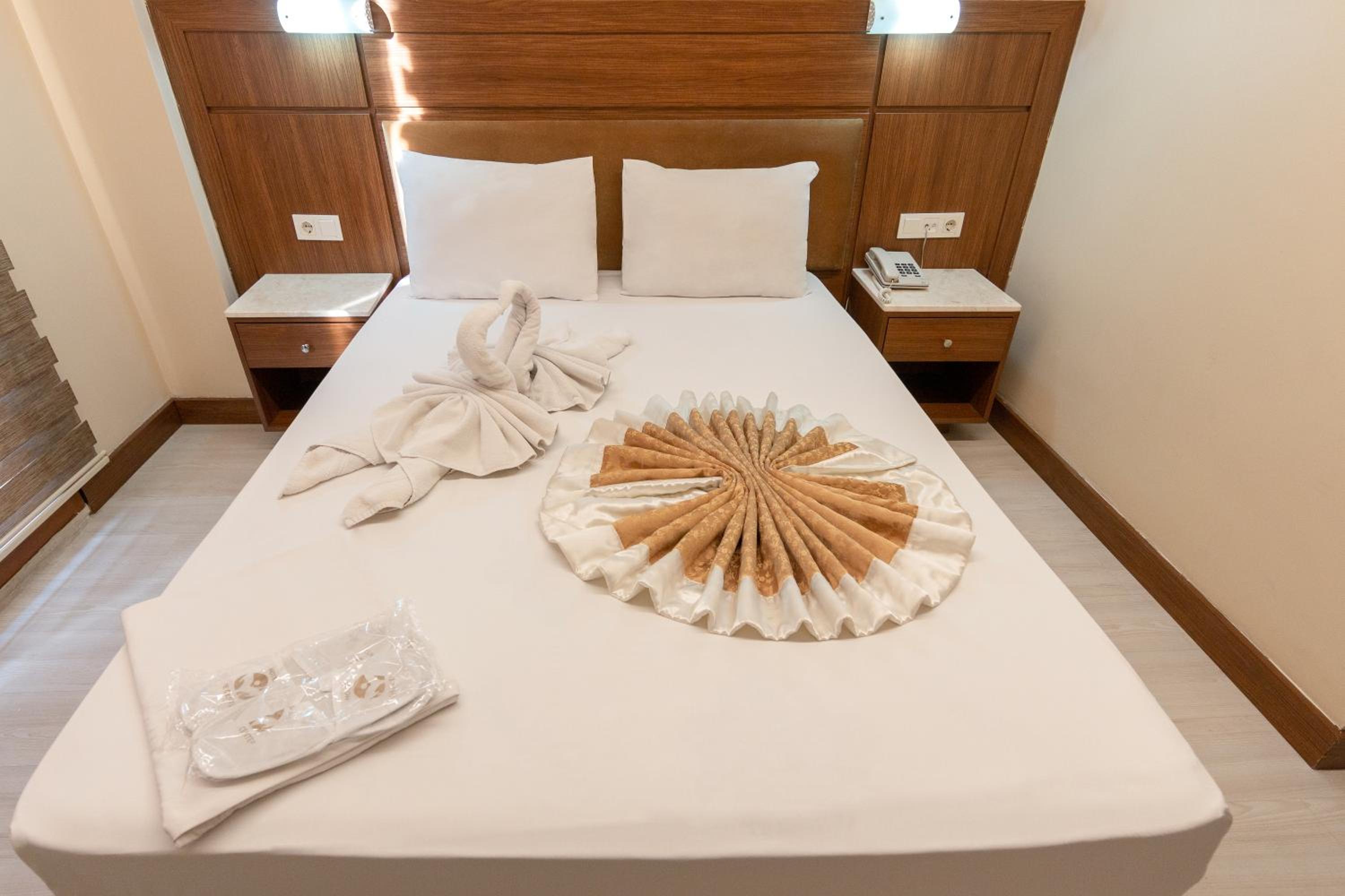 The Center Otel - Image 16