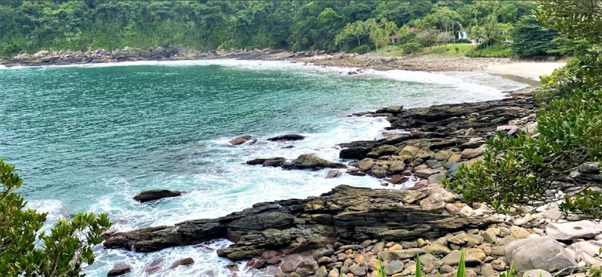 Casa a uma quadra da praia Maresias