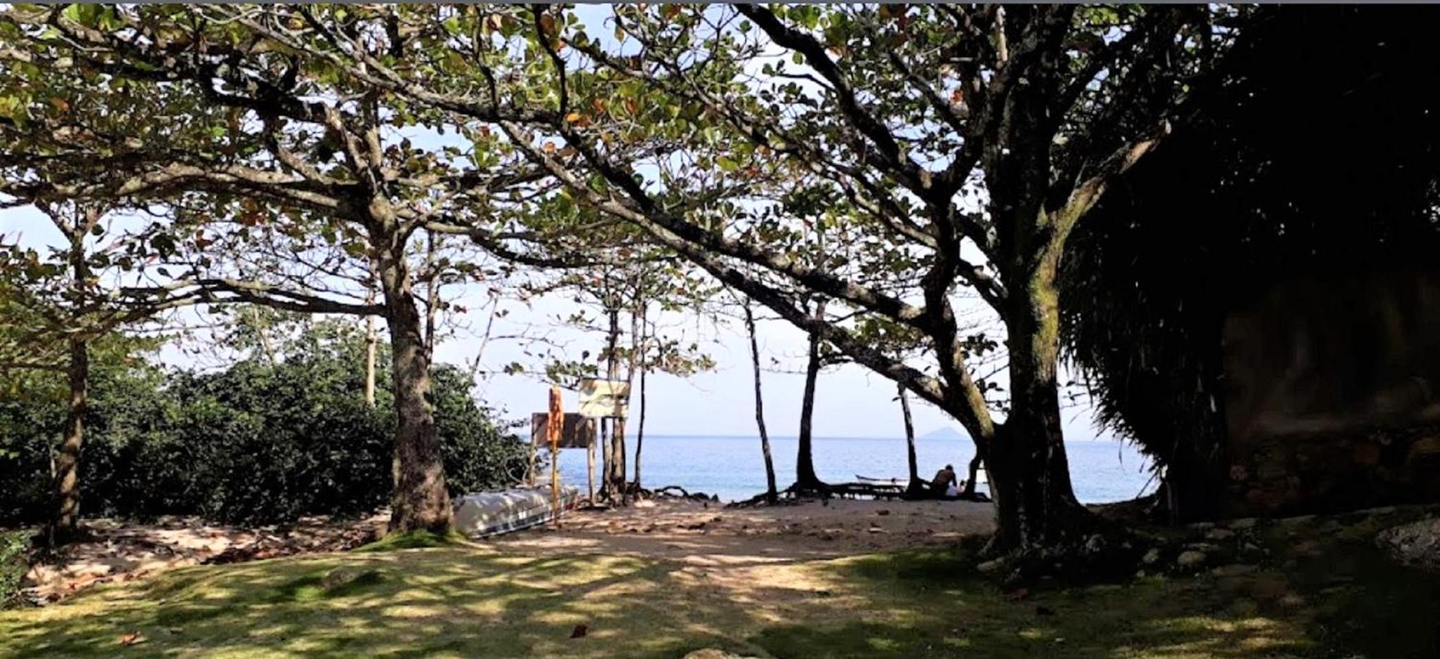 Casa a uma quadra da praia Maresias